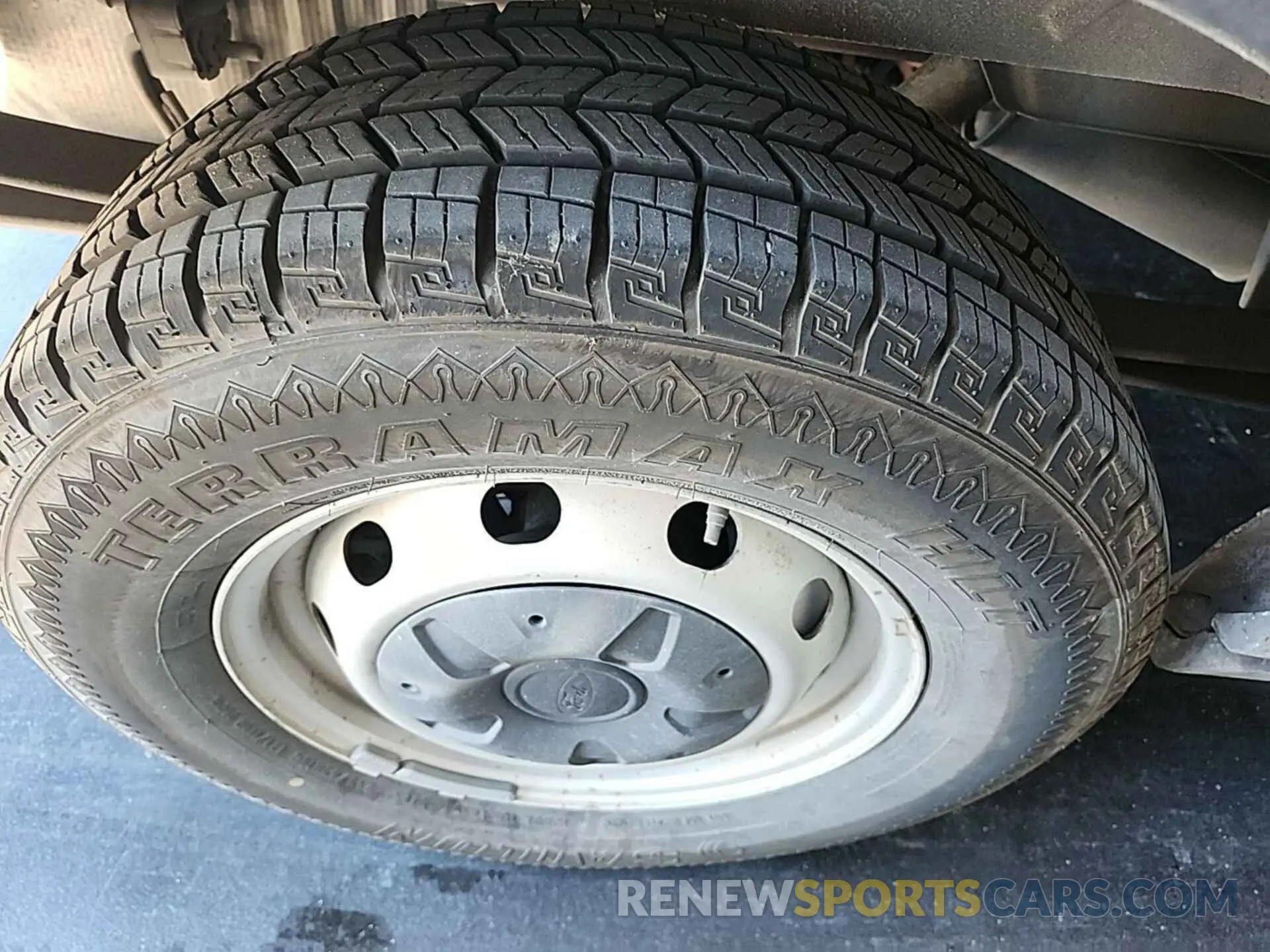 9 Photograph of a damaged car 1FTYE1YM2KKB28328 FORD TRANSIT 2019