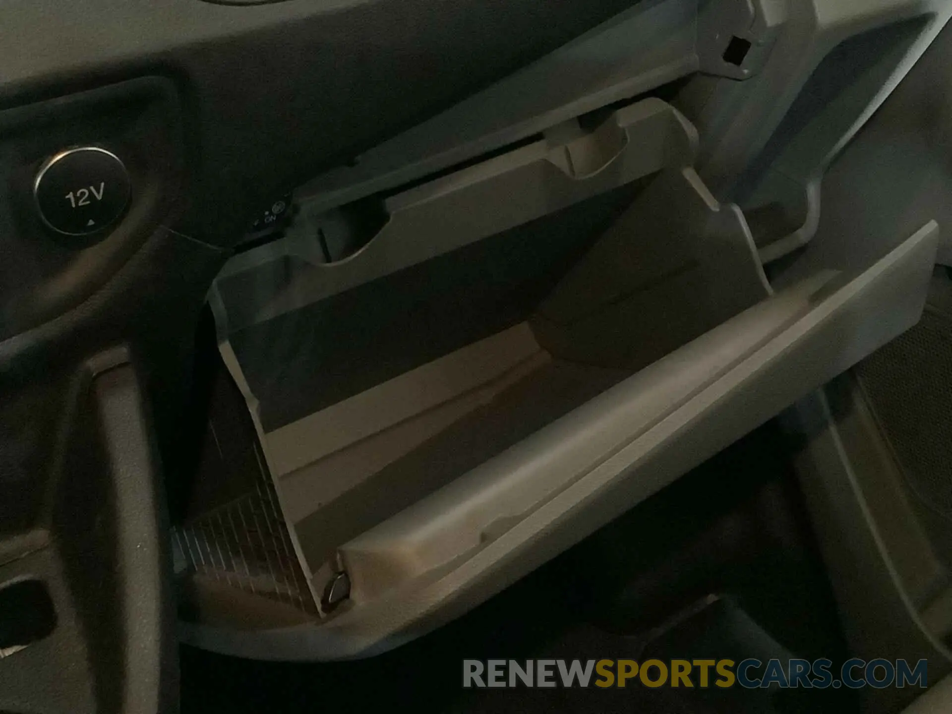 29 Photograph of a damaged car 1FTYE1YM3KKB28290 FORD TRANSIT 2019