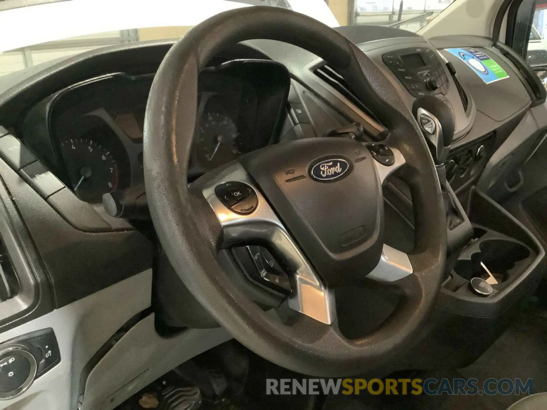 31 Photograph of a damaged car 1FTYE1YM3KKB28290 FORD TRANSIT 2019