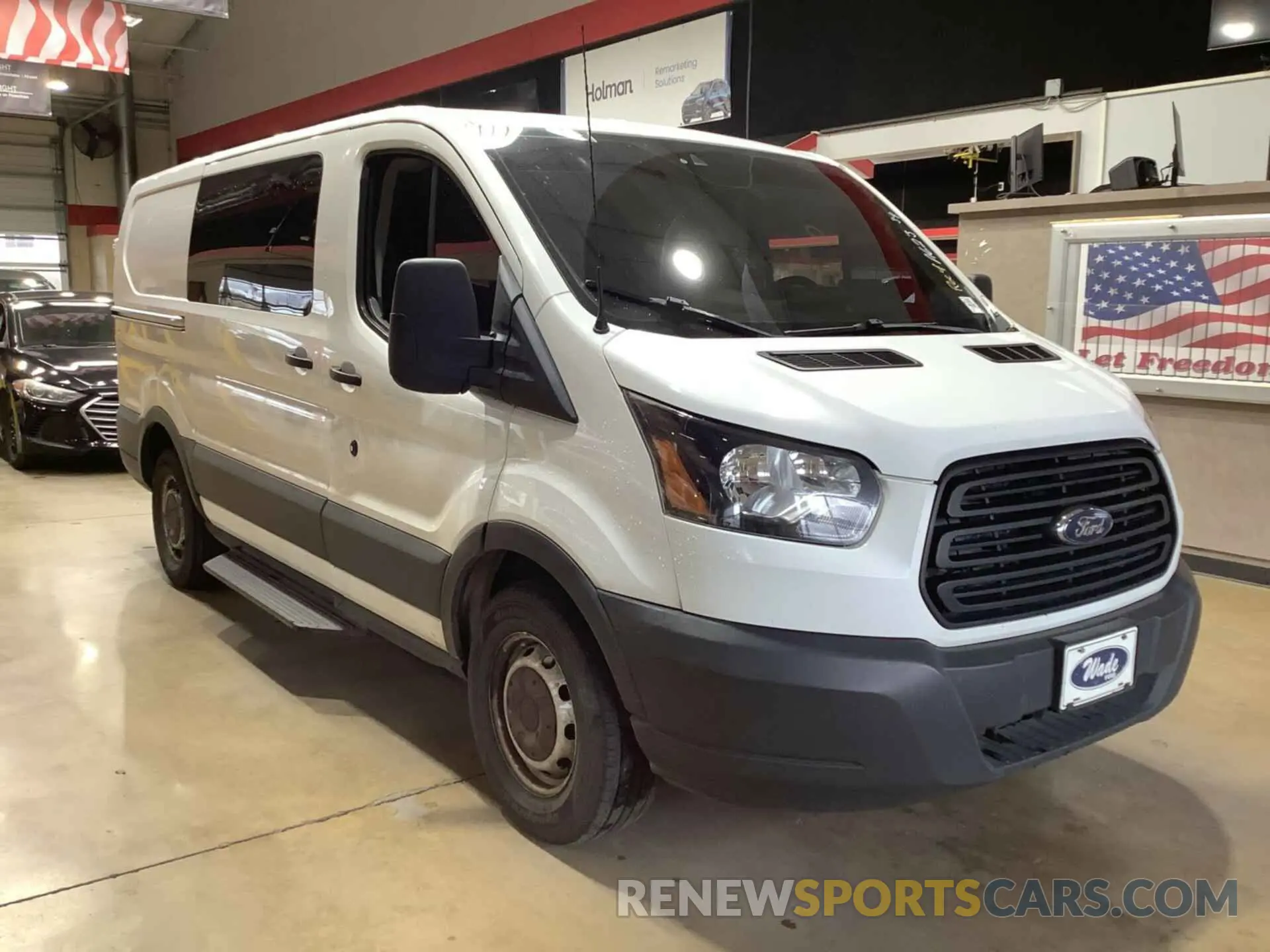 8 Photograph of a damaged car 1FTYE1YM3KKB28290 FORD TRANSIT 2019
