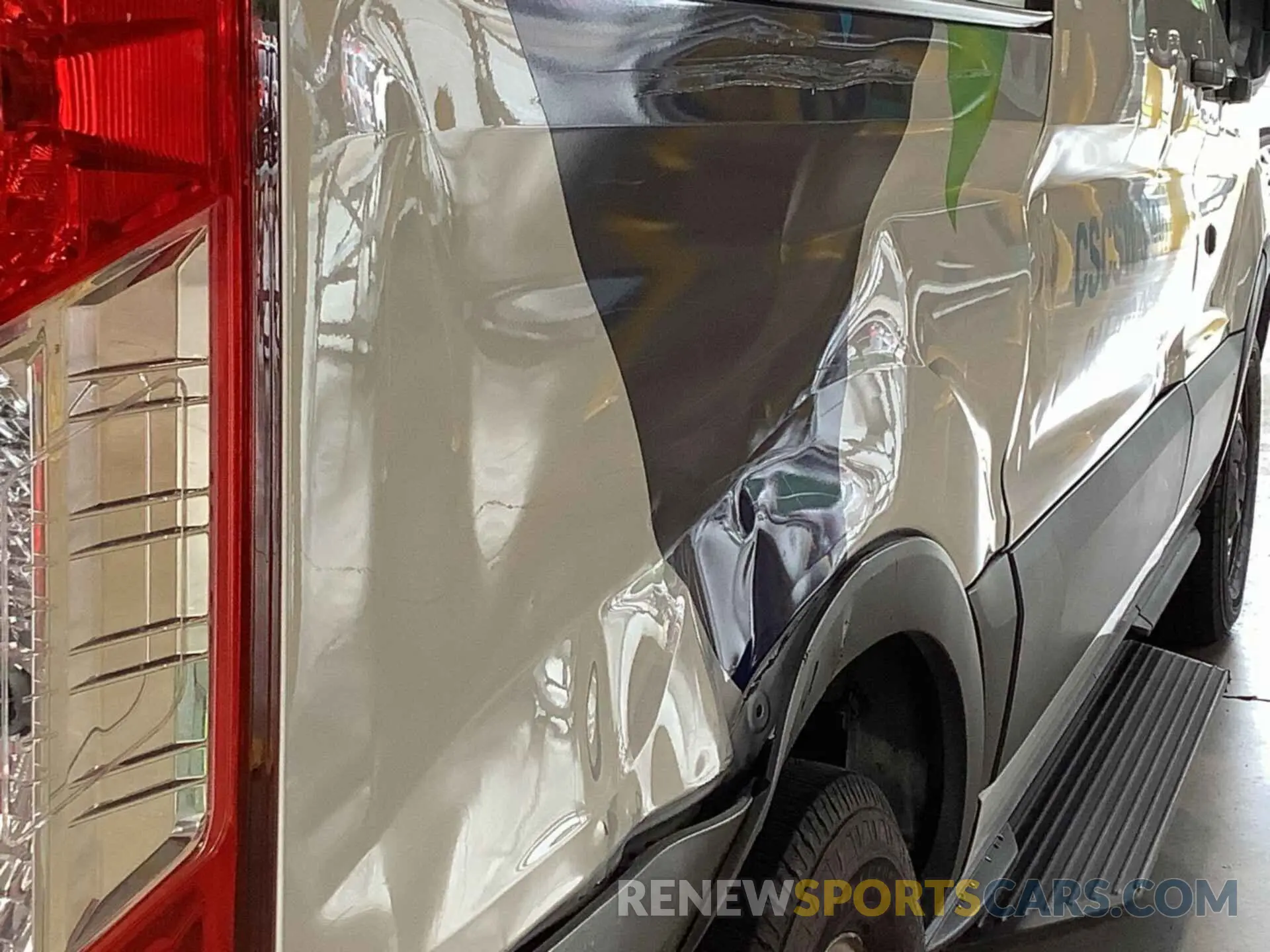1 Photograph of a damaged car 1FTYE1YM3KKB31903 FORD TRANSIT 2019