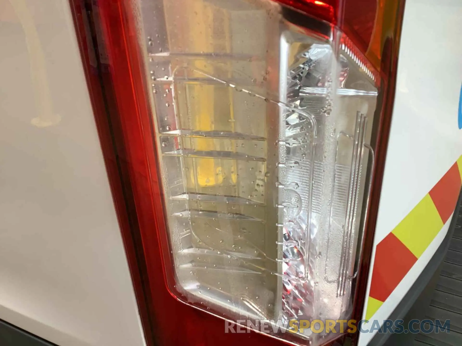 8 Photograph of a damaged car 1FTYE1YM3KKB31903 FORD TRANSIT 2019