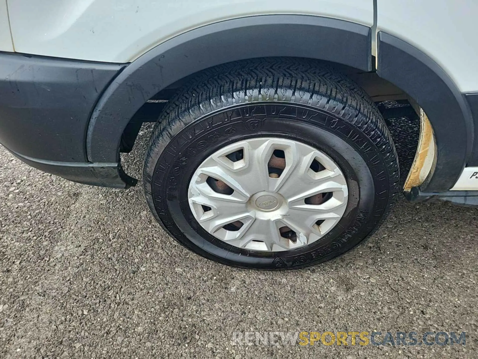 18 Photograph of a damaged car 1FTYE1YM4KKA38033 FORD TRANSIT 2019