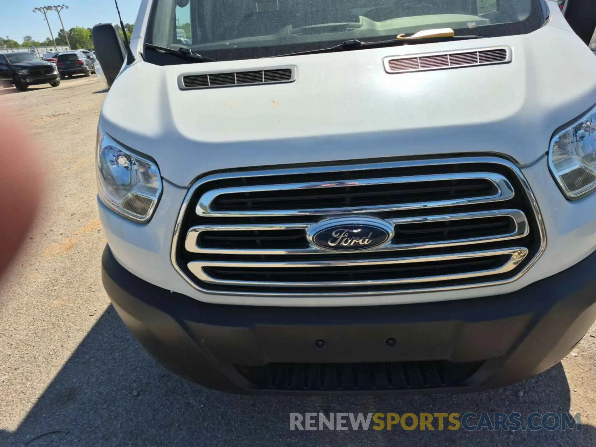 2 Photograph of a damaged car 1FTYE1YM4KKA38033 FORD TRANSIT 2019