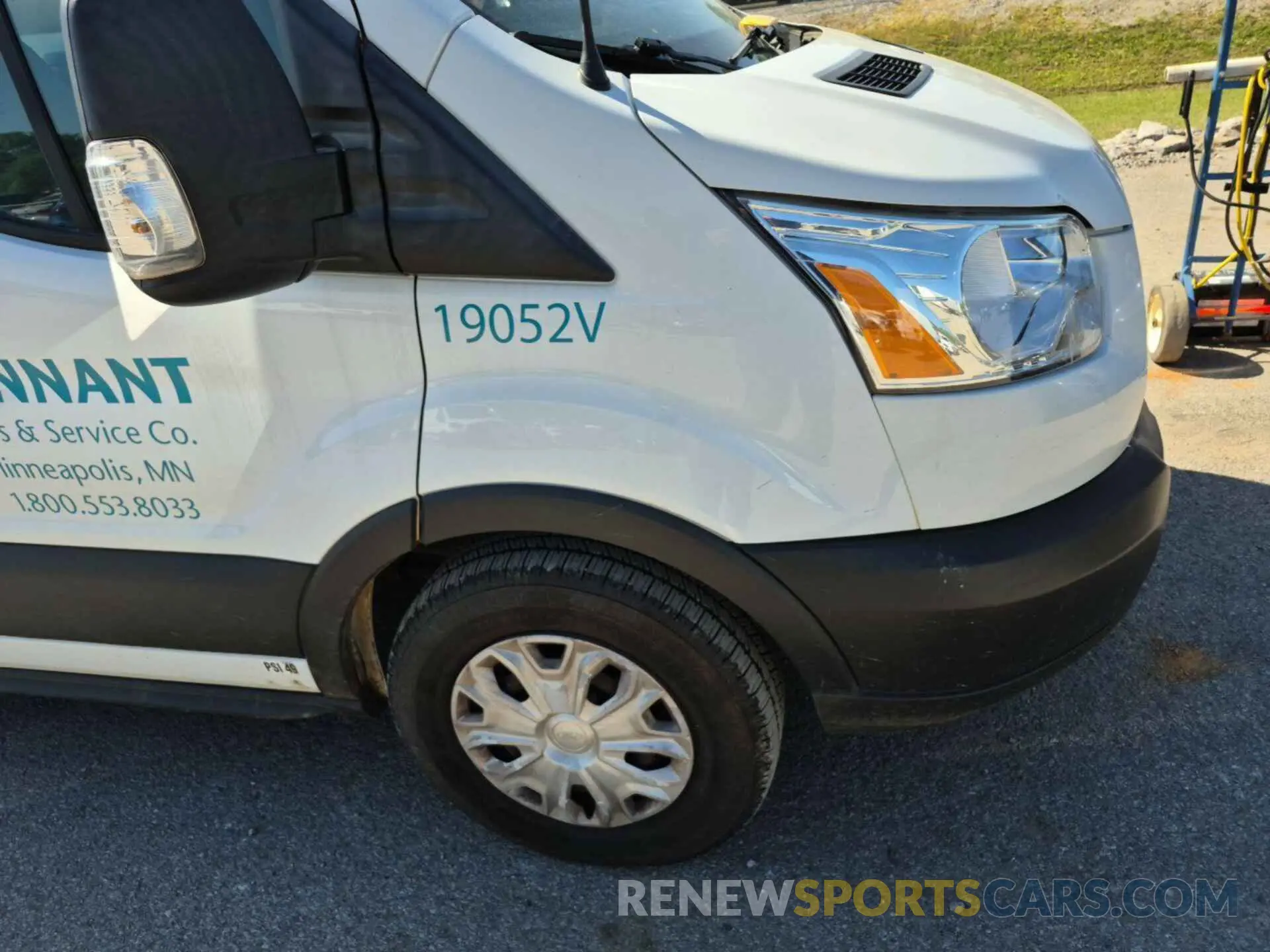 3 Photograph of a damaged car 1FTYE1YM4KKA38033 FORD TRANSIT 2019