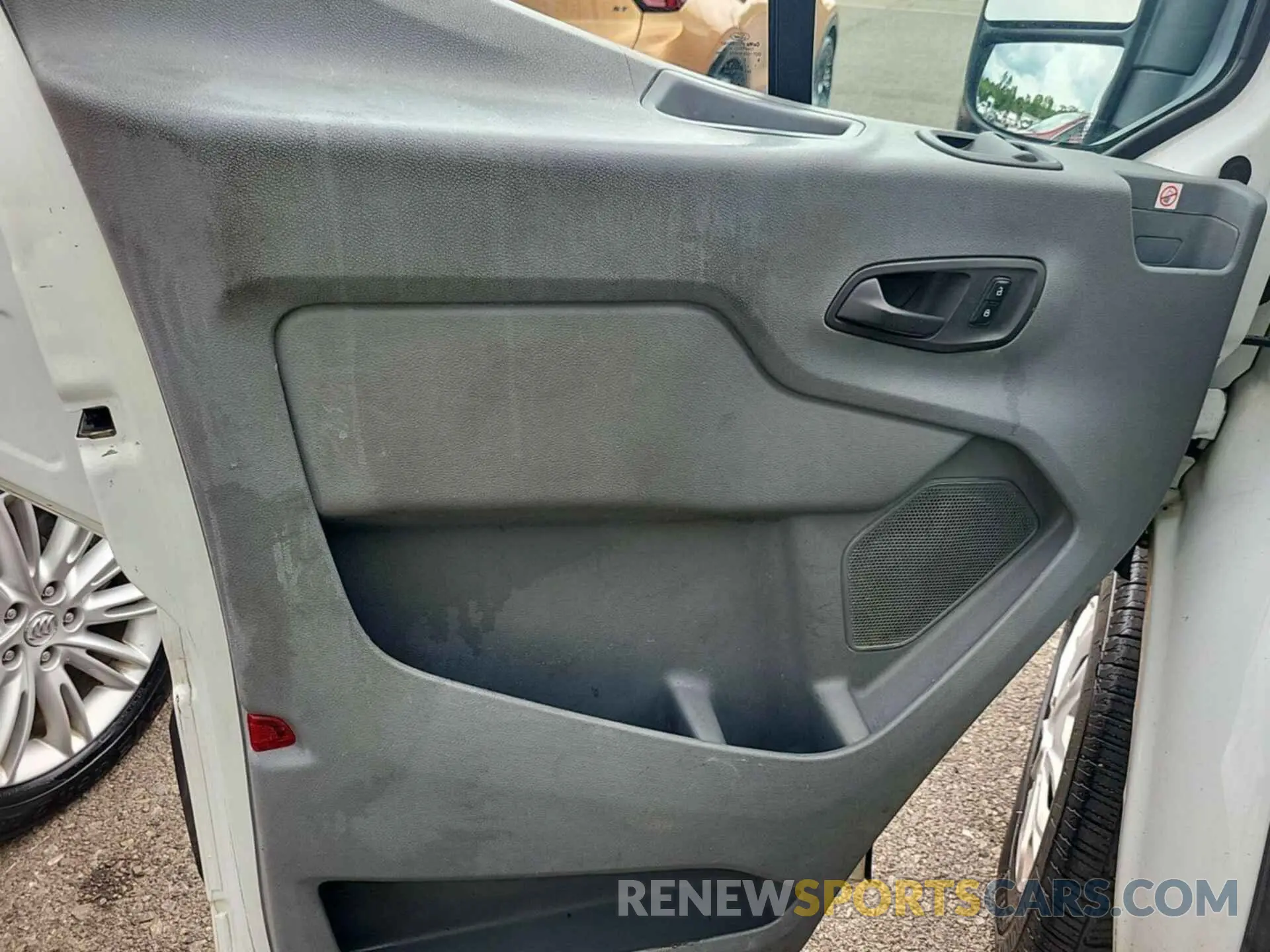 30 Photograph of a damaged car 1FTYE1YM4KKA38033 FORD TRANSIT 2019