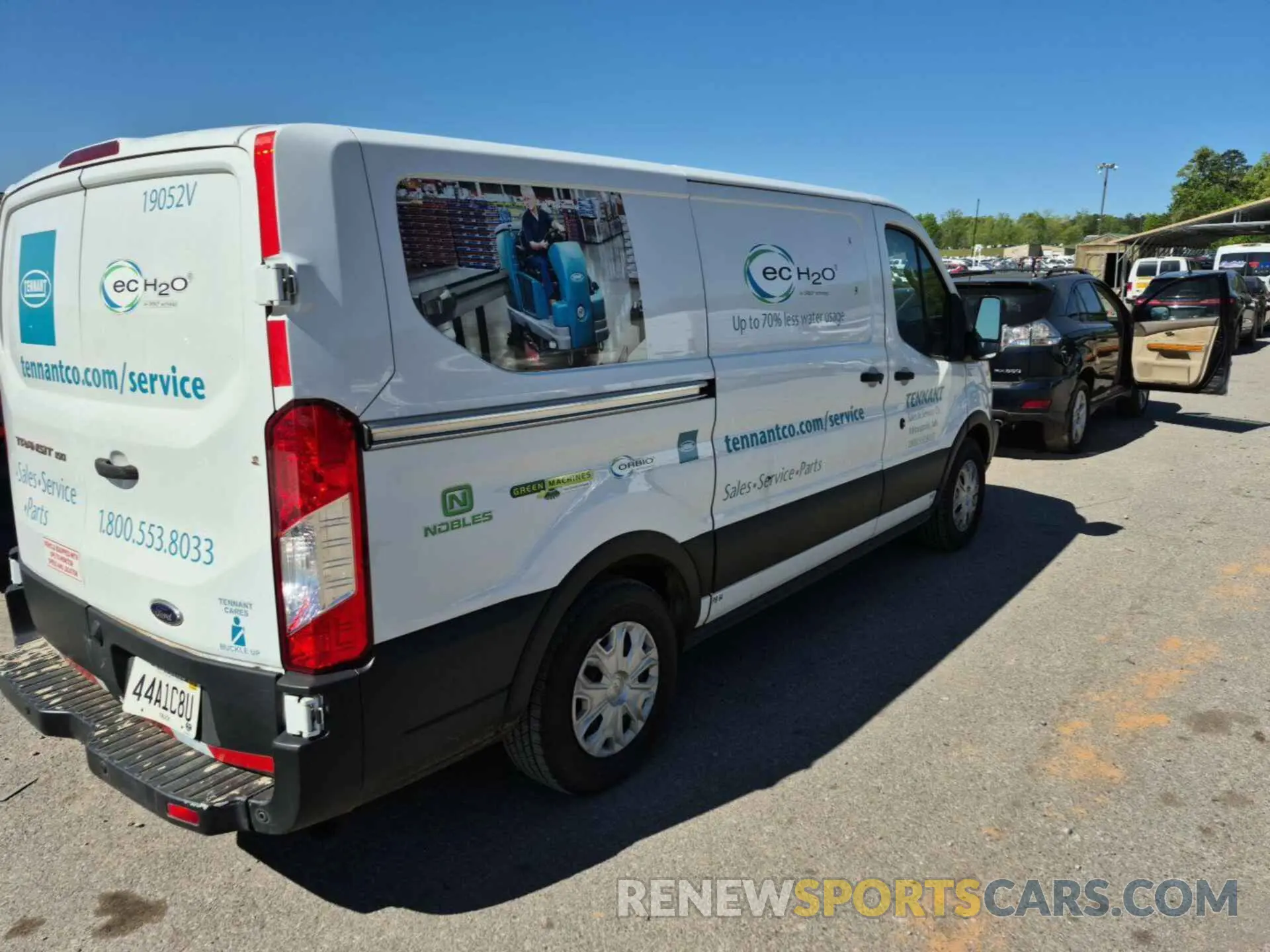33 Photograph of a damaged car 1FTYE1YM4KKA38033 FORD TRANSIT 2019