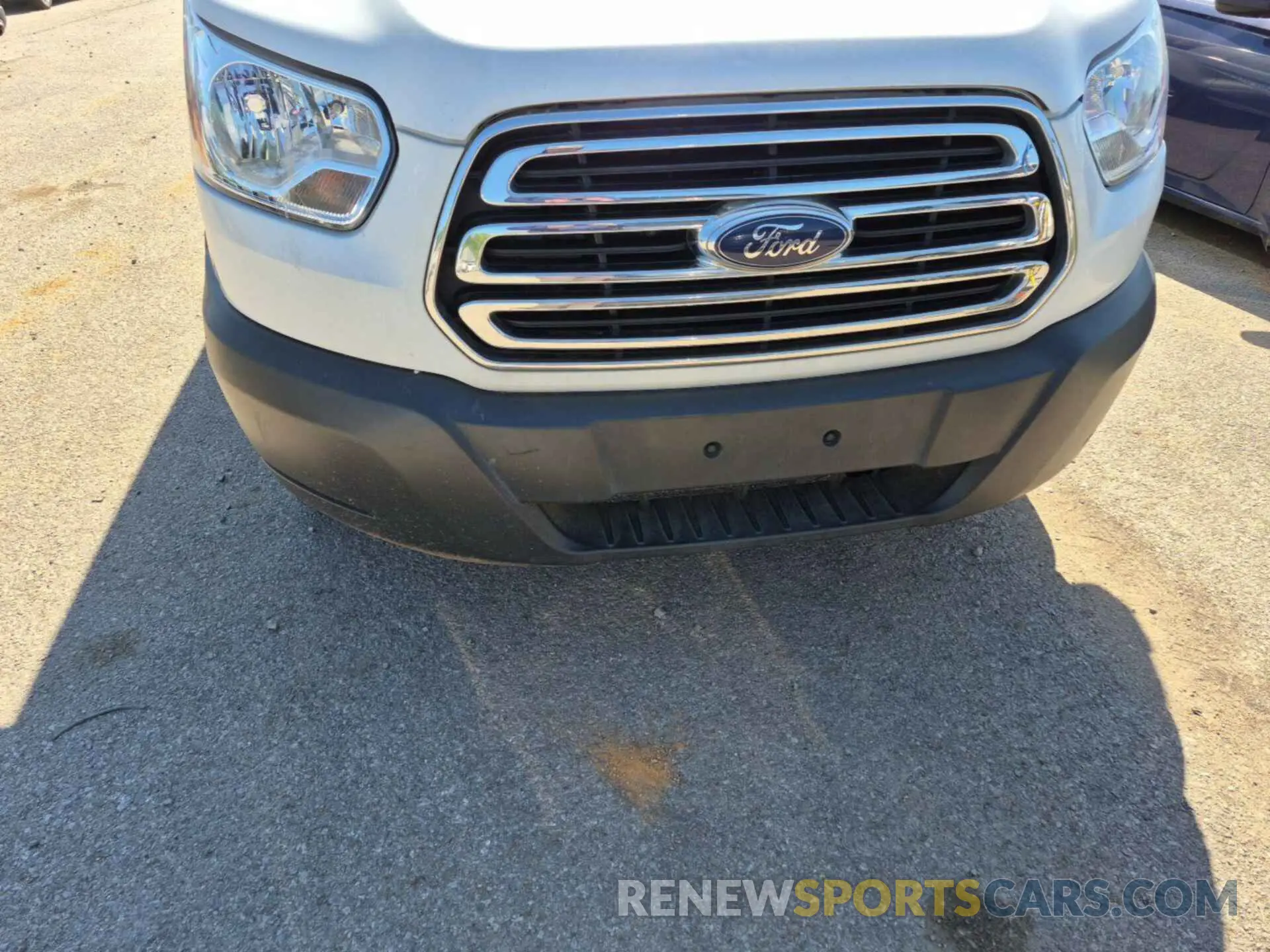 34 Photograph of a damaged car 1FTYE1YM4KKA38033 FORD TRANSIT 2019