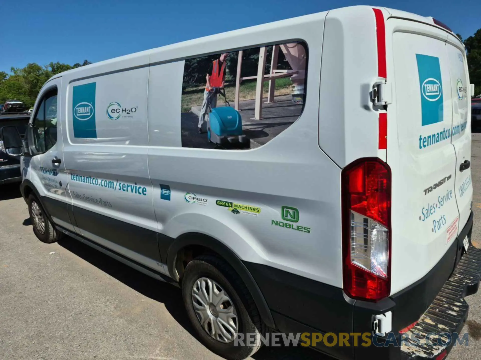 36 Photograph of a damaged car 1FTYE1YM4KKA38033 FORD TRANSIT 2019