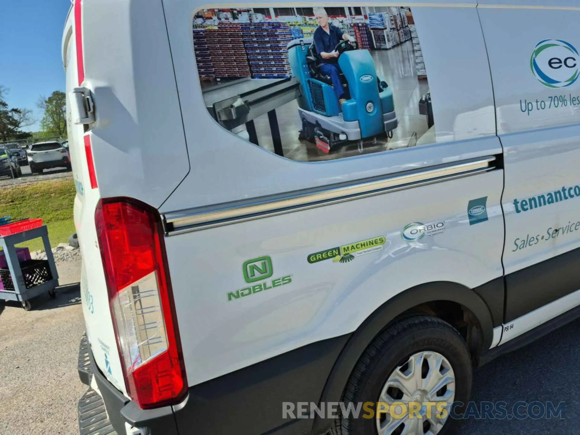 4 Photograph of a damaged car 1FTYE1YM4KKA38033 FORD TRANSIT 2019
