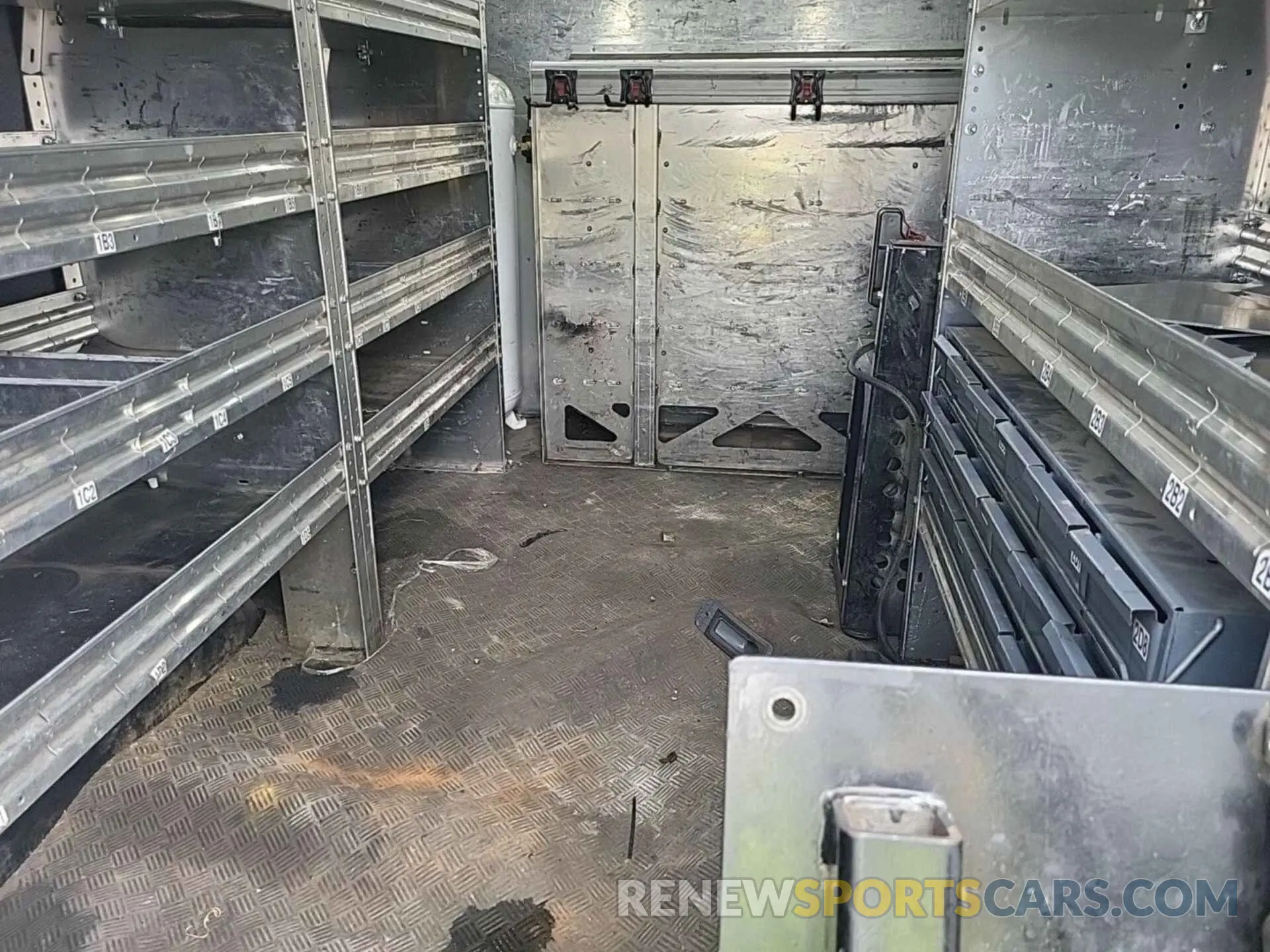 6 Photograph of a damaged car 1FTYE1YM4KKA38033 FORD TRANSIT 2019