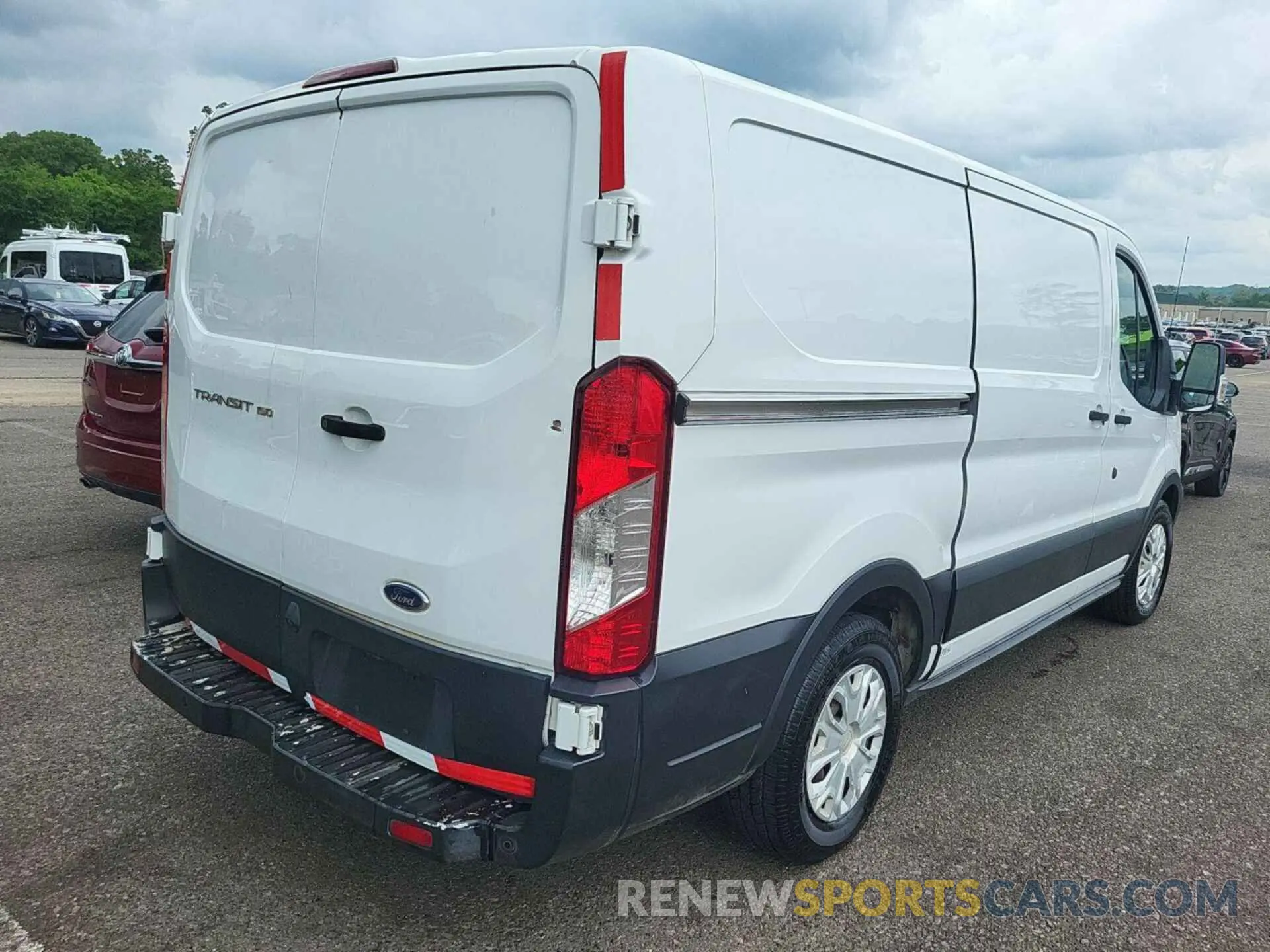 8 Photograph of a damaged car 1FTYE1YM4KKA38033 FORD TRANSIT 2019