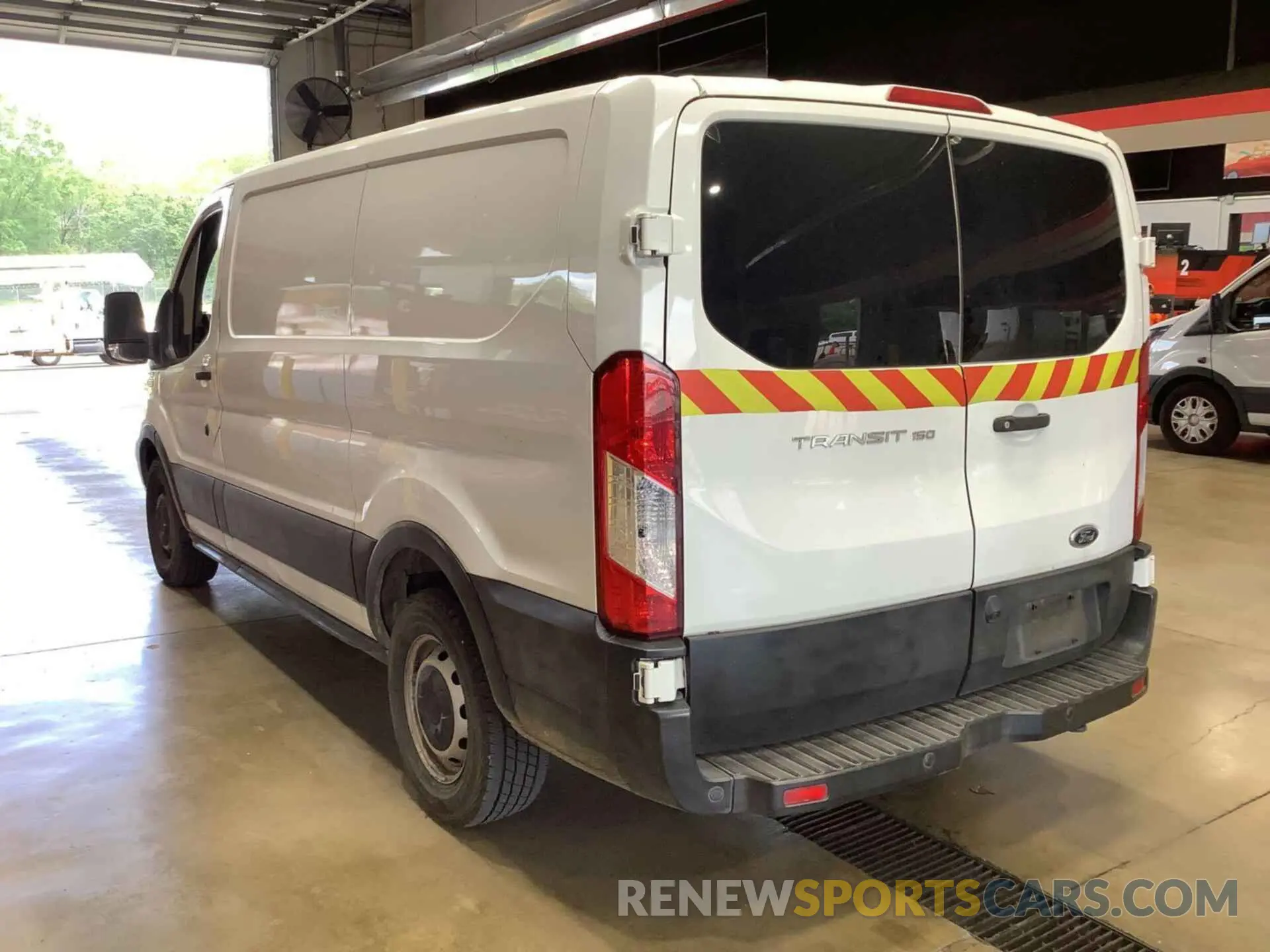 20 Photograph of a damaged car 1FTYE1YM5KKB28291 FORD TRANSIT 2019