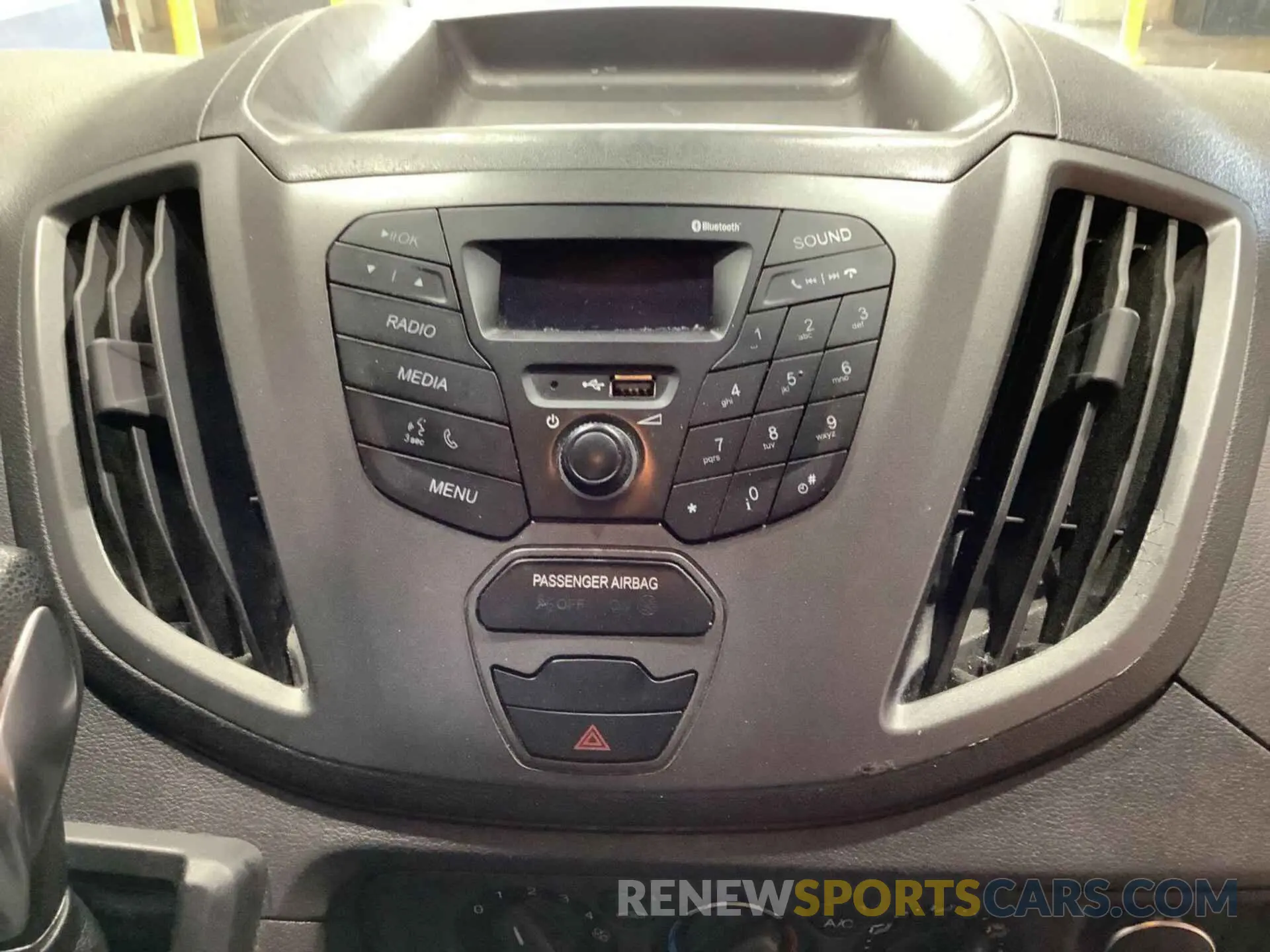 21 Photograph of a damaged car 1FTYE1YM5KKB28291 FORD TRANSIT 2019