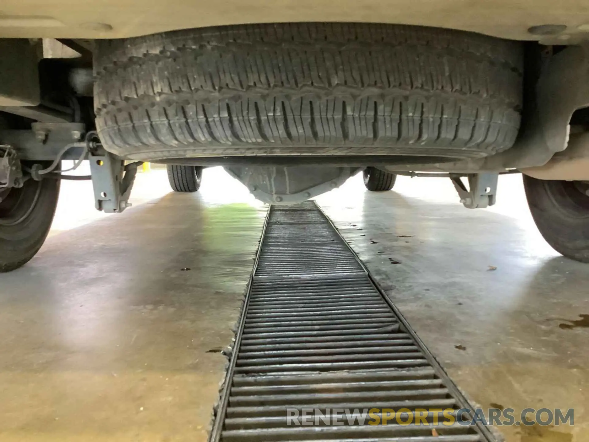 29 Photograph of a damaged car 1FTYE1YM5KKB28291 FORD TRANSIT 2019