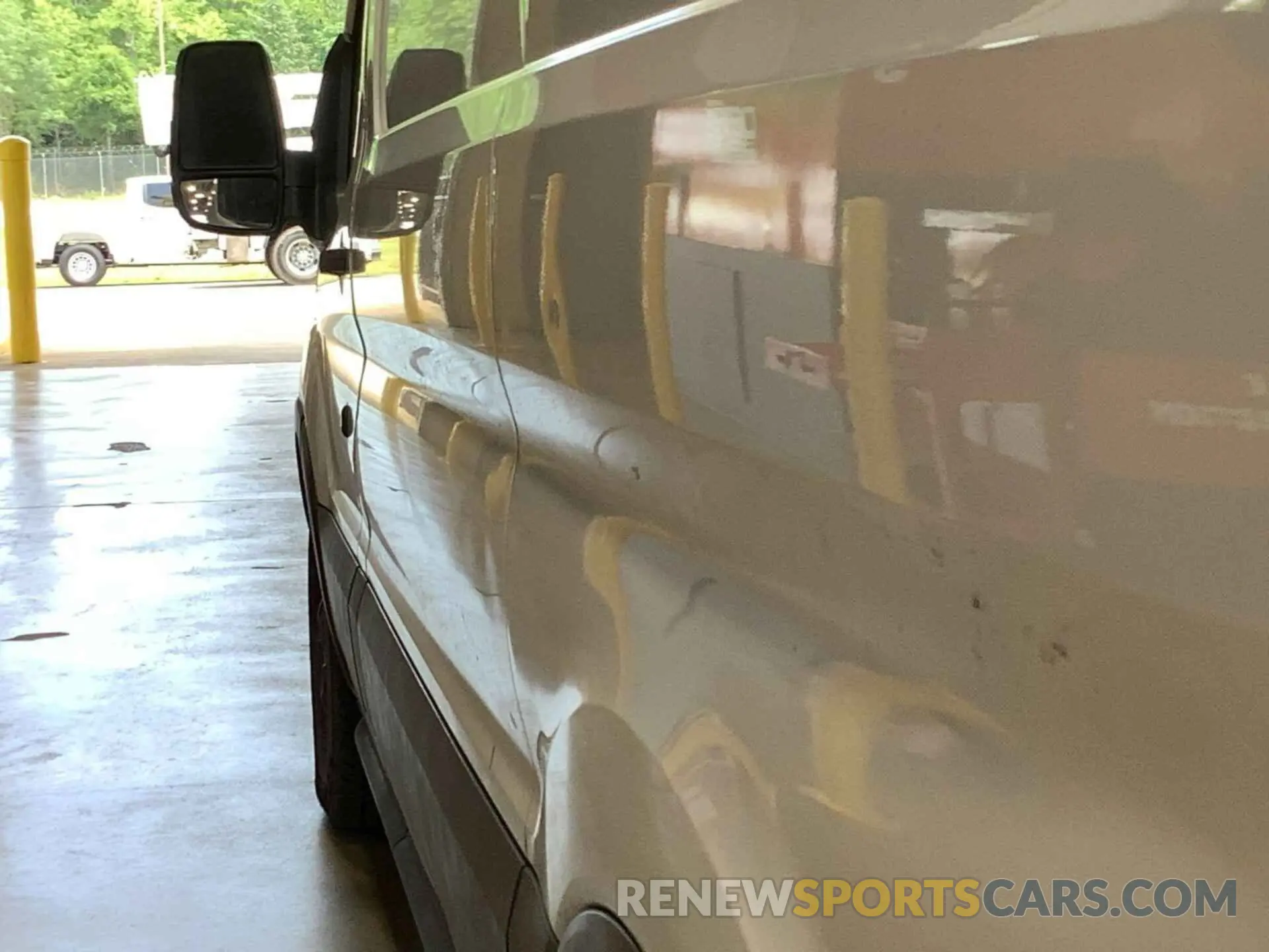 6 Photograph of a damaged car 1FTYE1YM5KKB28291 FORD TRANSIT 2019