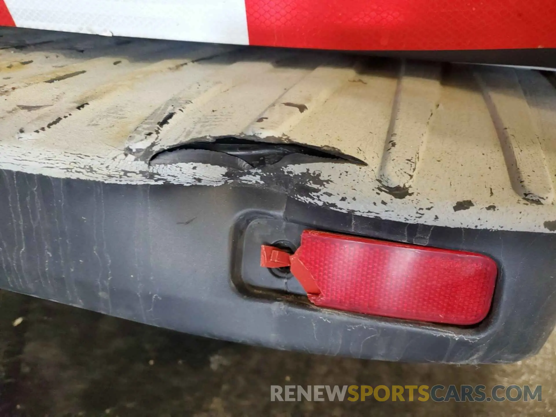 26 Photograph of a damaged car 1FTYE1YM7KKA96914 FORD TRANSIT 2019