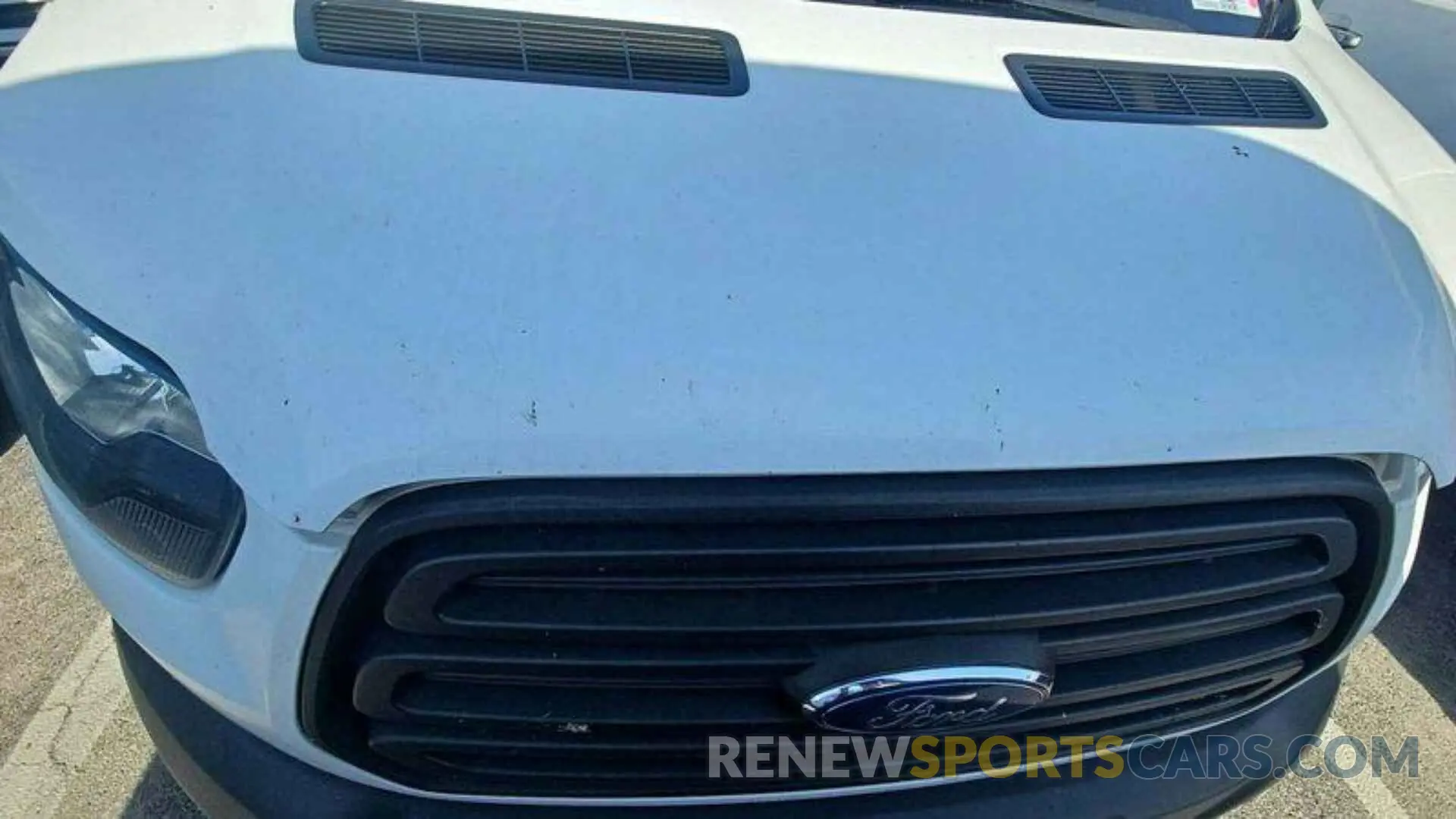 17 Photograph of a damaged car 1FTYE1YM8KKB28303 FORD TRANSIT 2019