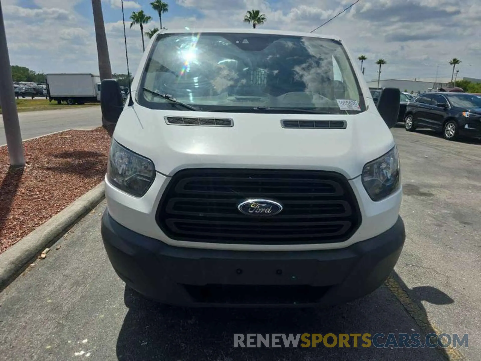 22 Photograph of a damaged car 1FTYE1YM8KKB28303 FORD TRANSIT 2019