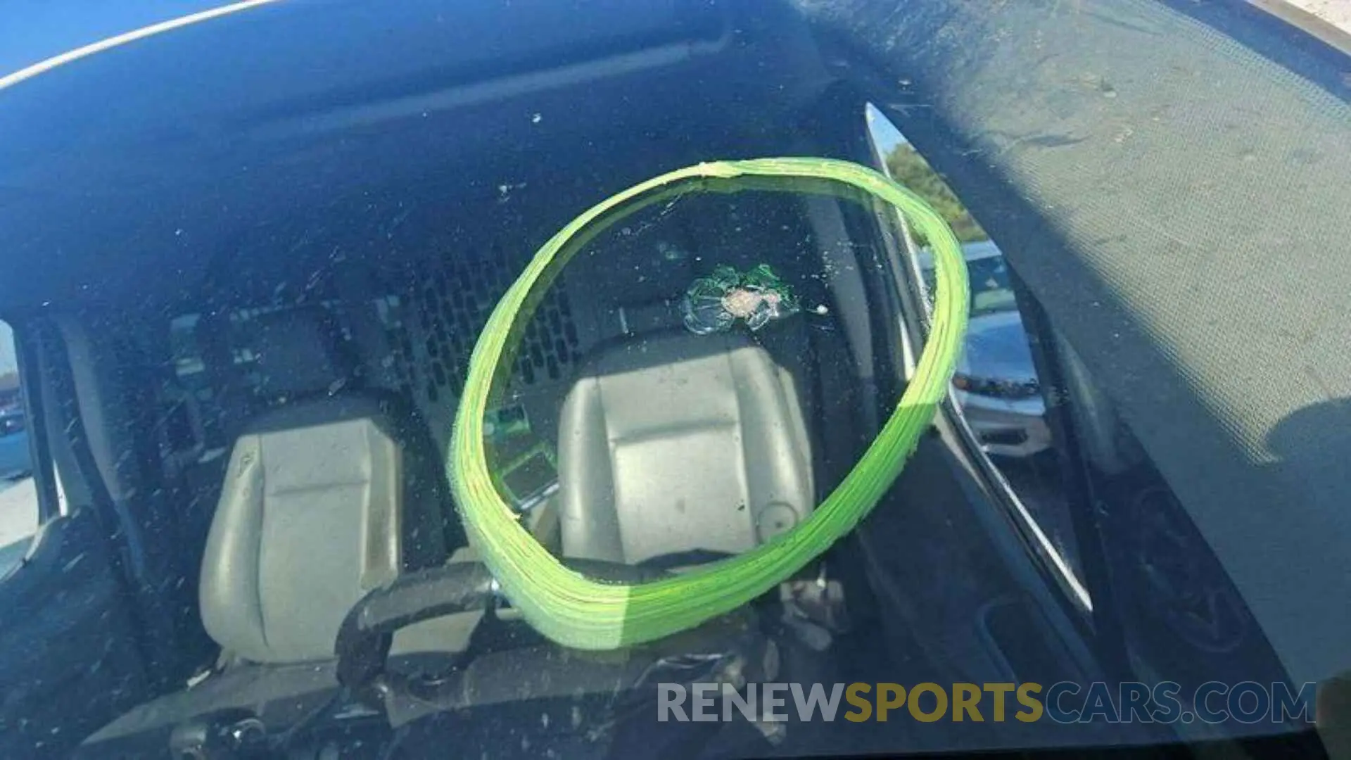 3 Photograph of a damaged car 1FTYE1YM8KKB28303 FORD TRANSIT 2019