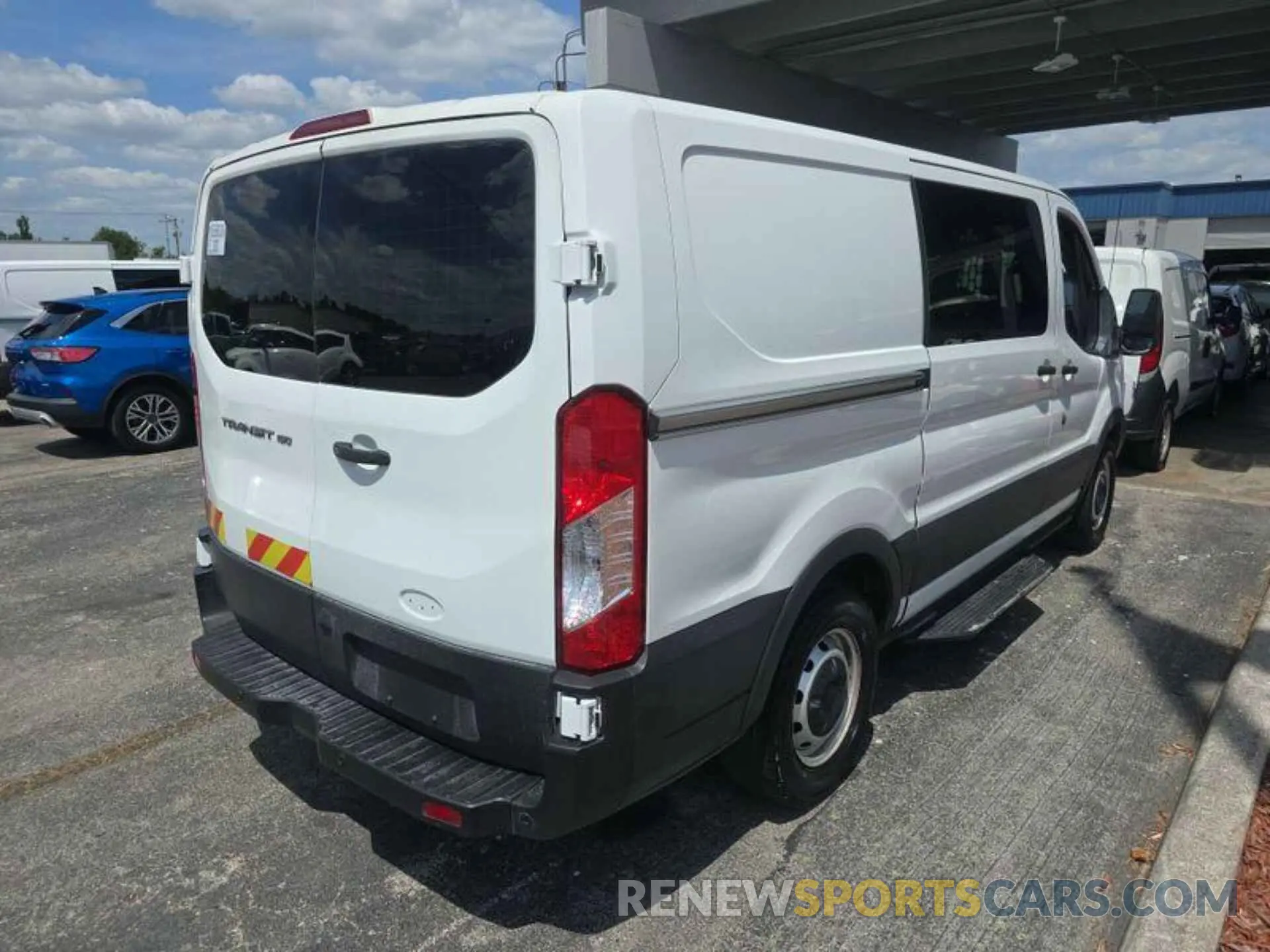 5 Photograph of a damaged car 1FTYE1YM8KKB28303 FORD TRANSIT 2019