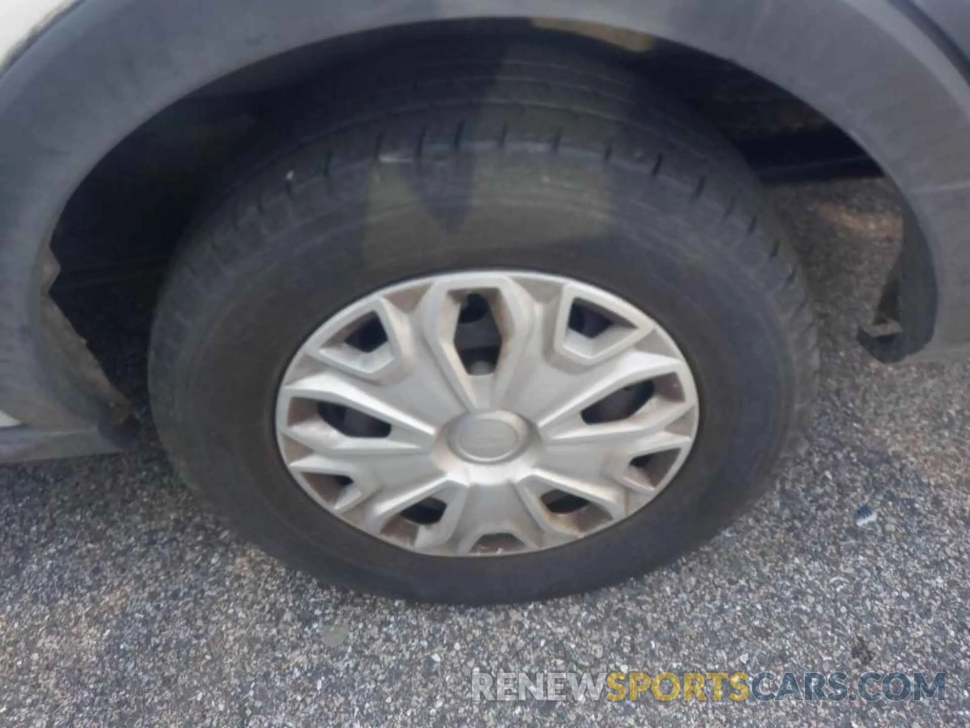 18 Photograph of a damaged car 1FTYE1YM9KKA80326 FORD TRANSIT 2019