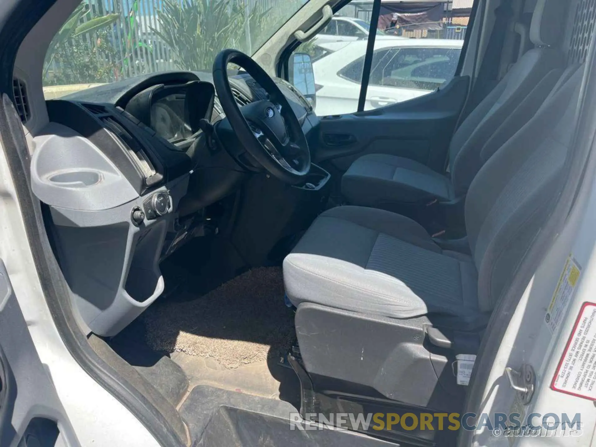 6 Photograph of a damaged car 1FTYE1YM9KKB78160 FORD TRANSIT 2019