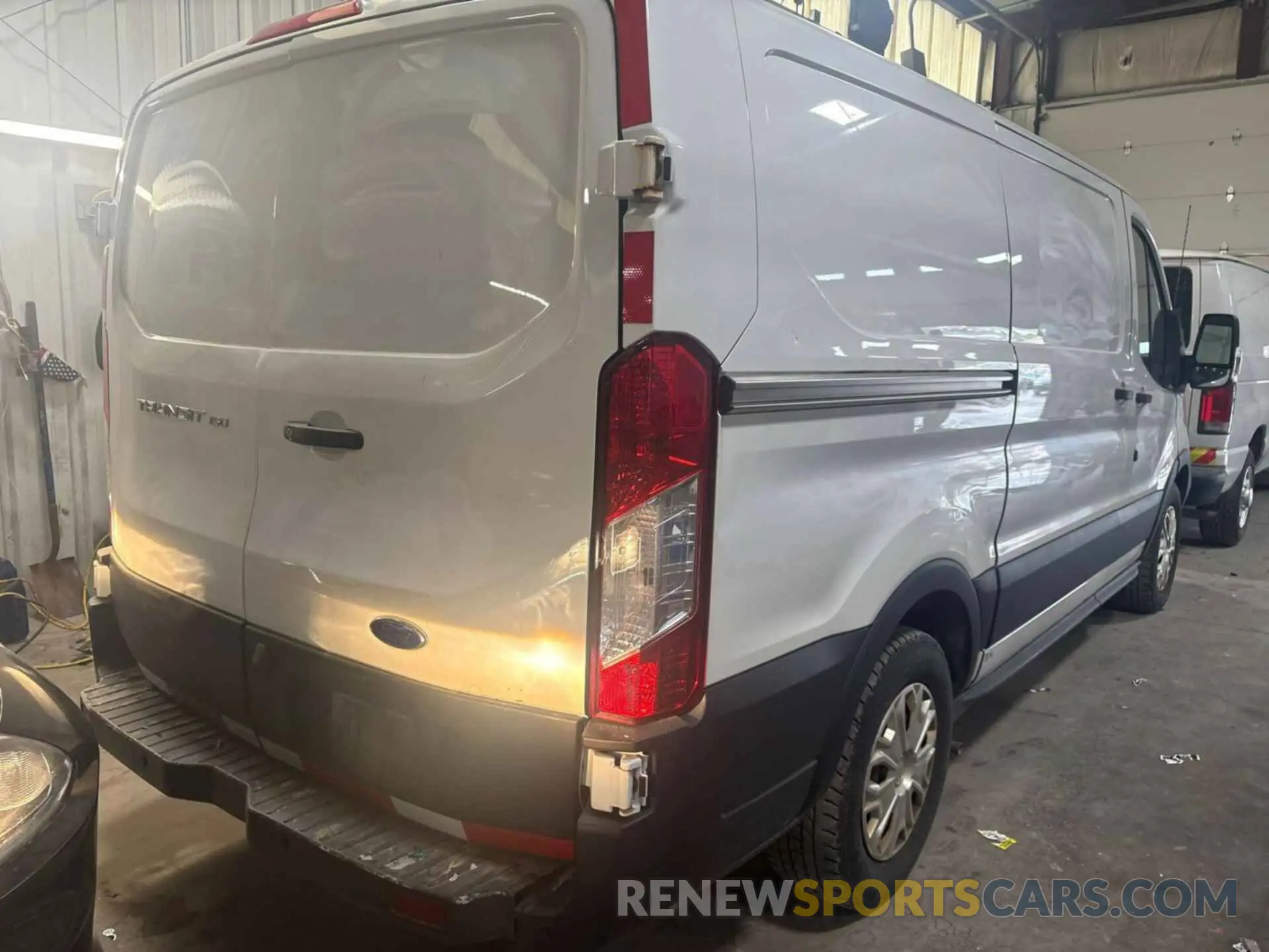 6 Photograph of a damaged car 1FTYE1YMXKKA31832 FORD TRANSIT 2019
