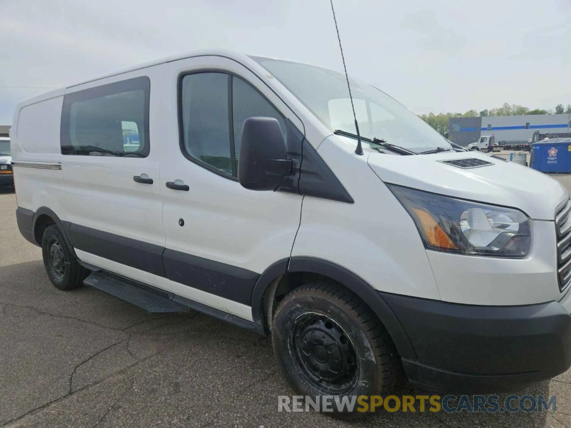 19 Photograph of a damaged car 1FTYE1YMXKKB31946 FORD TRANSIT 2019