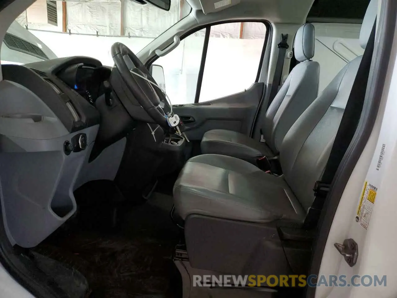7 Photograph of a damaged car 1FTYE1YMXKKB70973 FORD TRANSIT 2019