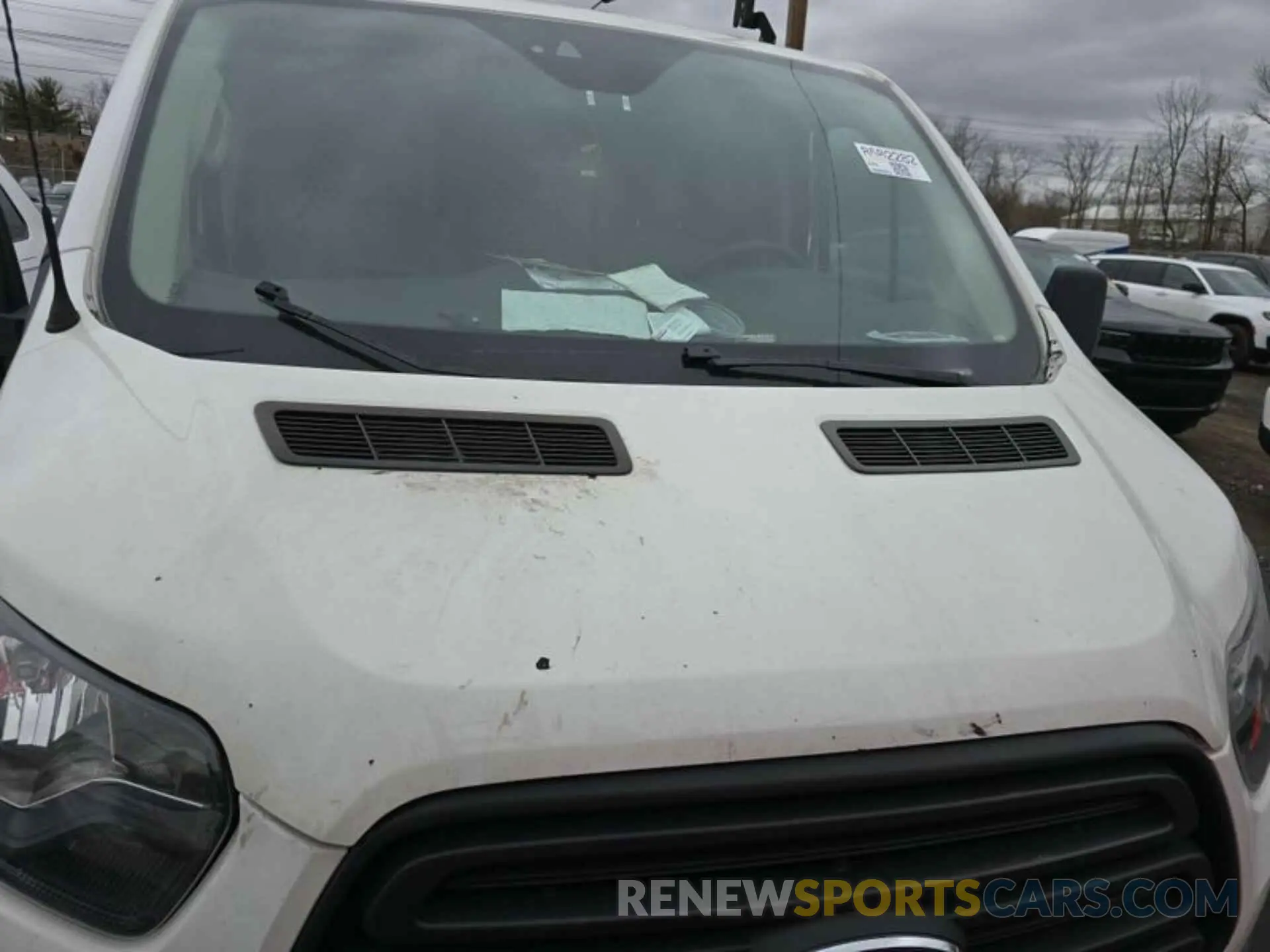 16 Photograph of a damaged car 1FTYE1ZM5KKA19893 FORD TRANSIT 2019