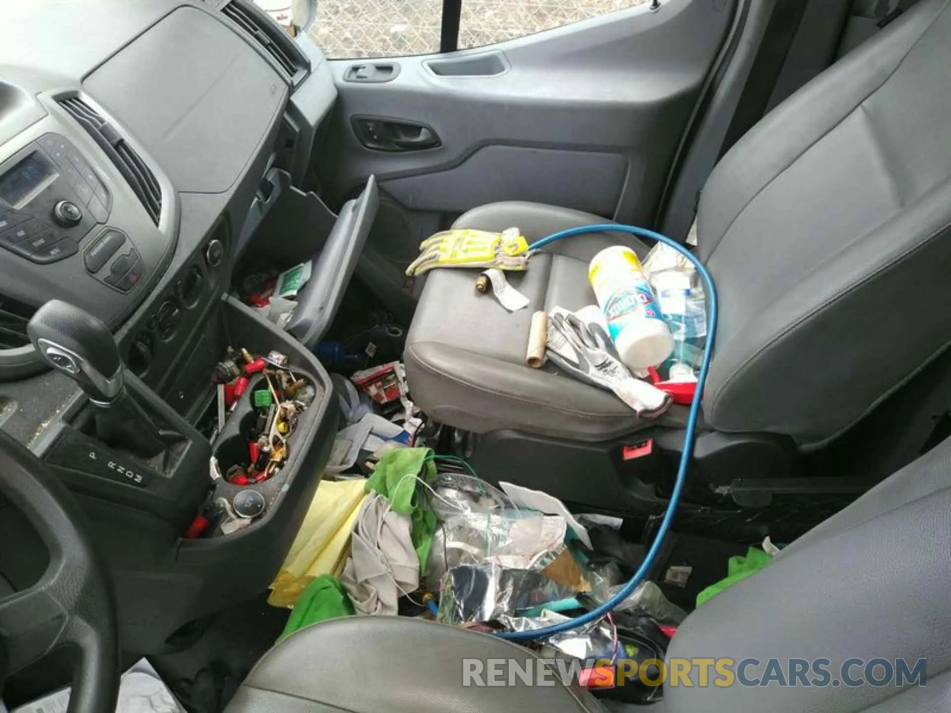 26 Photograph of a damaged car 1FTYE1ZM5KKA19893 FORD TRANSIT 2019