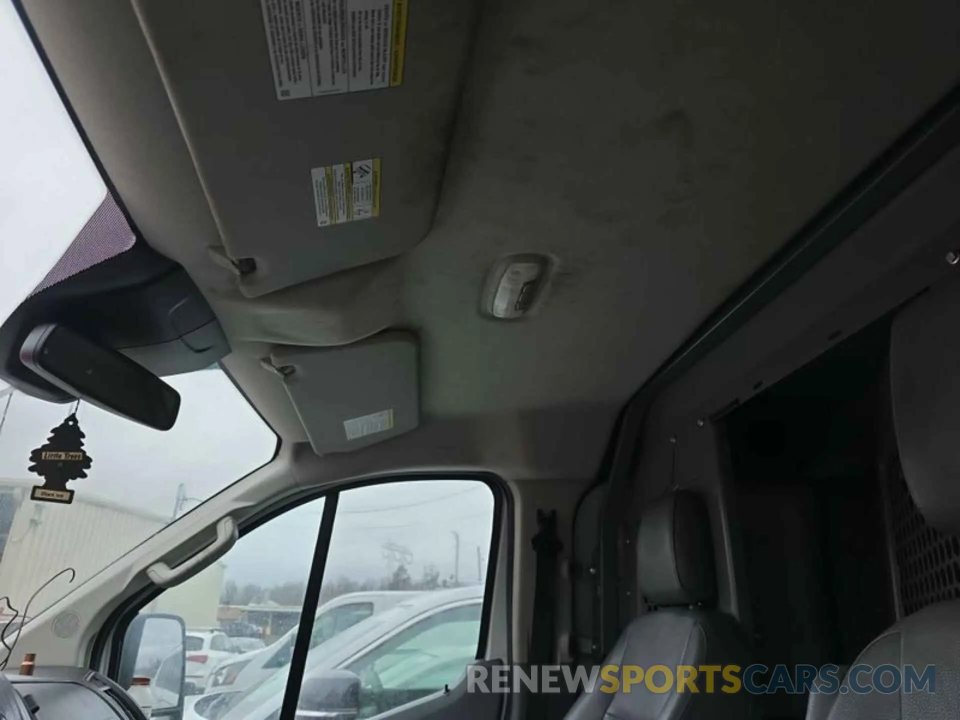 30 Photograph of a damaged car 1FTYE1ZM5KKA19893 FORD TRANSIT 2019