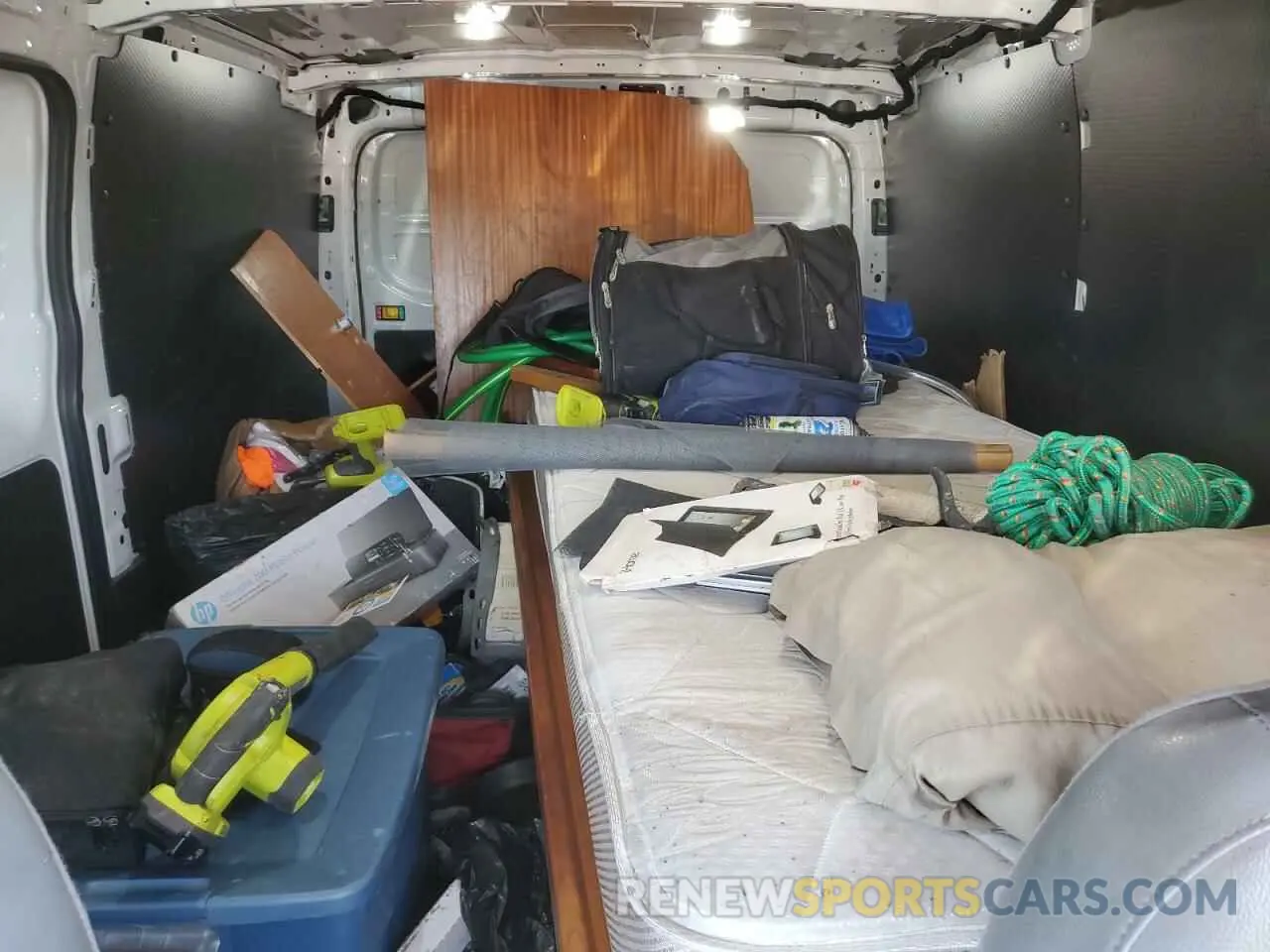 10 Photograph of a damaged car 1FTYE1ZM9KKB79355 FORD TRANSIT 2019