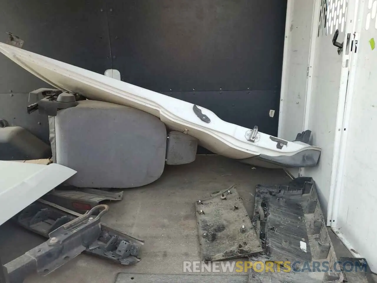11 Photograph of a damaged car 1FTYE2CM5KKB67895 FORD TRANSIT 2019