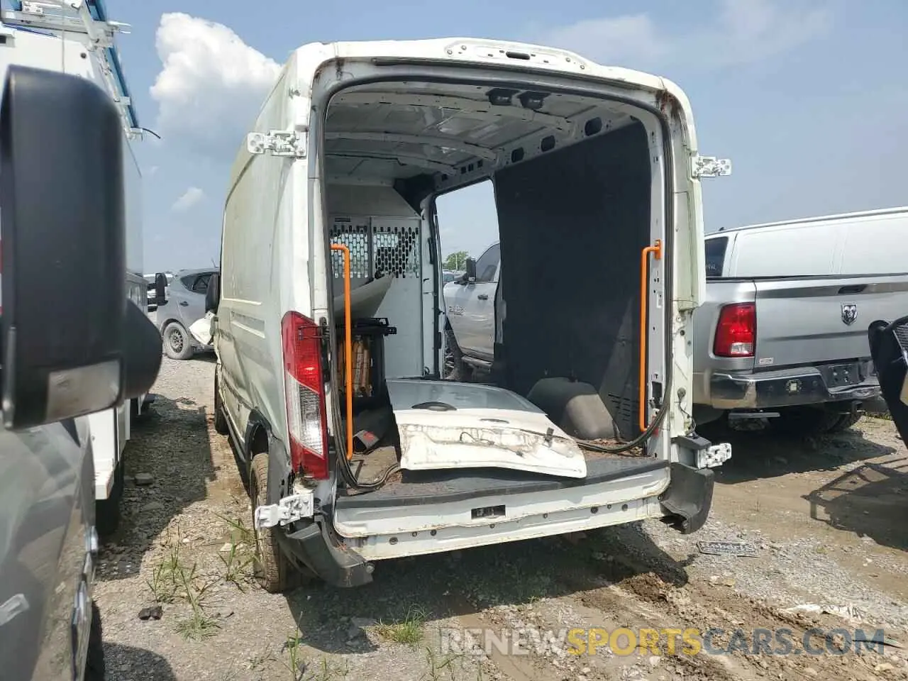 2 Photograph of a damaged car 1FTYE2CM5KKB67895 FORD TRANSIT 2019