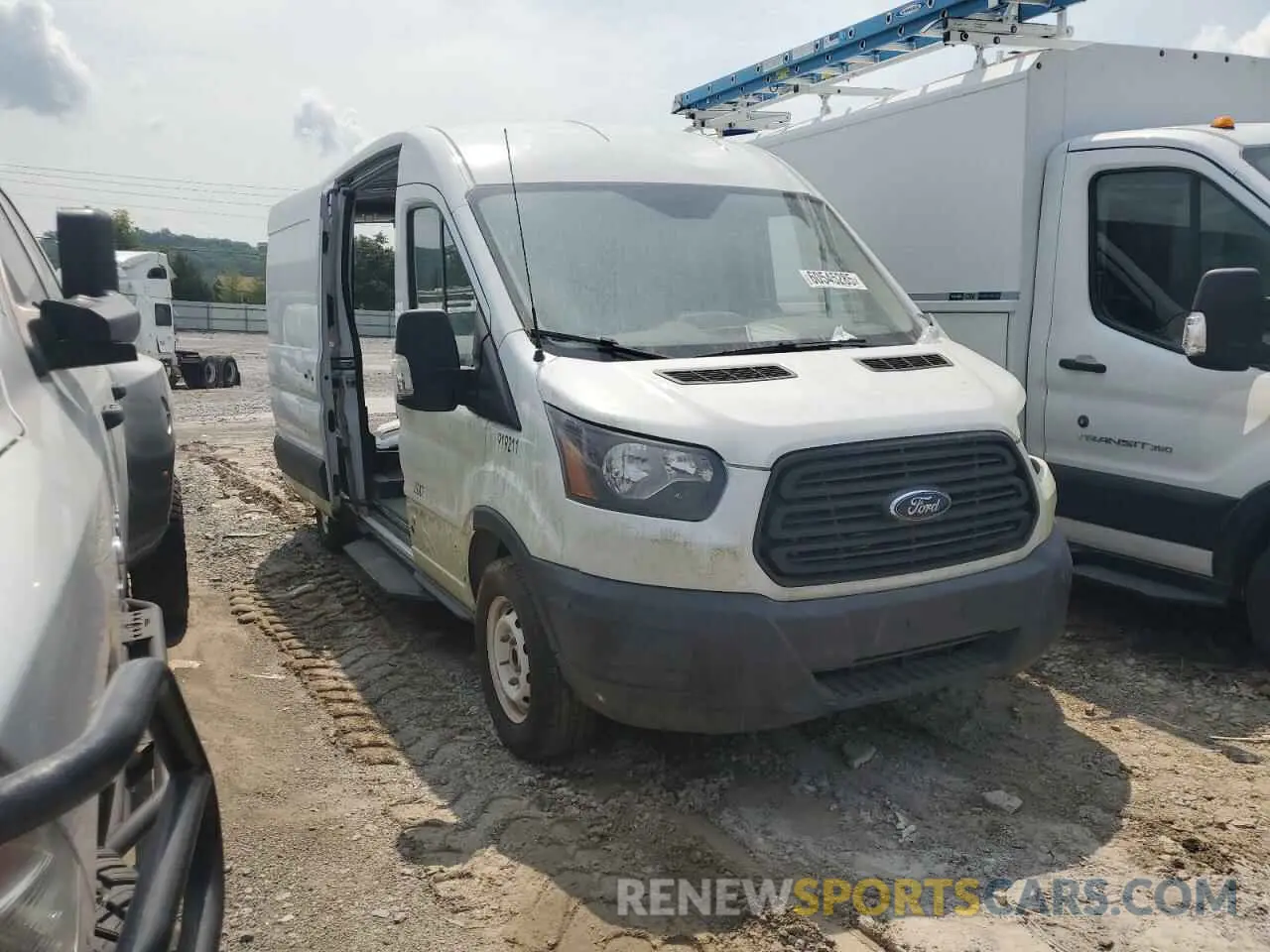 4 Photograph of a damaged car 1FTYE2CM5KKB67895 FORD TRANSIT 2019