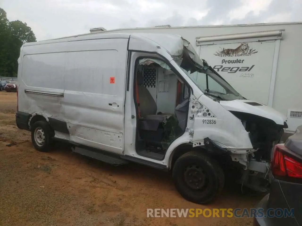4 Photograph of a damaged car 1FTYE2CM7KKB35451 FORD TRANSIT 2019