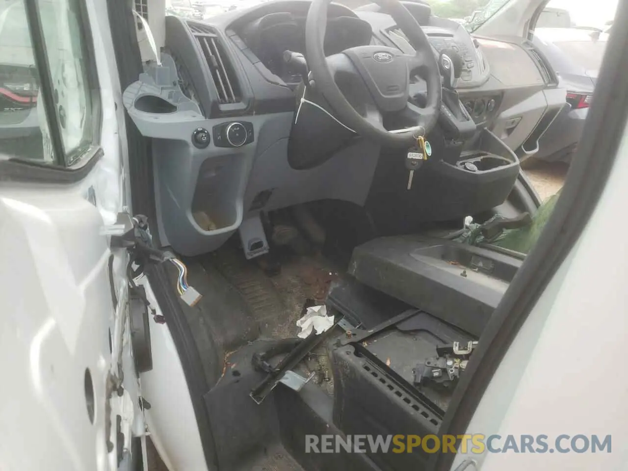 8 Photograph of a damaged car 1FTYE2CM7KKB35451 FORD TRANSIT 2019