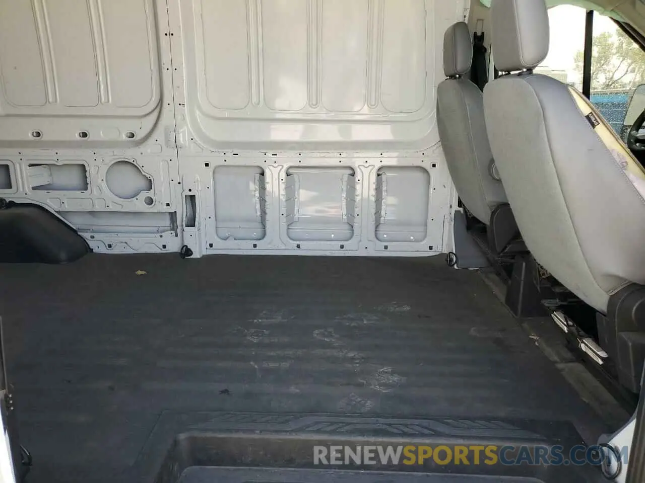 11 Photograph of a damaged car 1FTYE2CM8KKA25606 FORD TRANSIT 2019