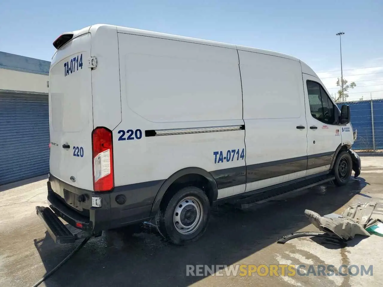 3 Photograph of a damaged car 1FTYE2CM8KKA25606 FORD TRANSIT 2019