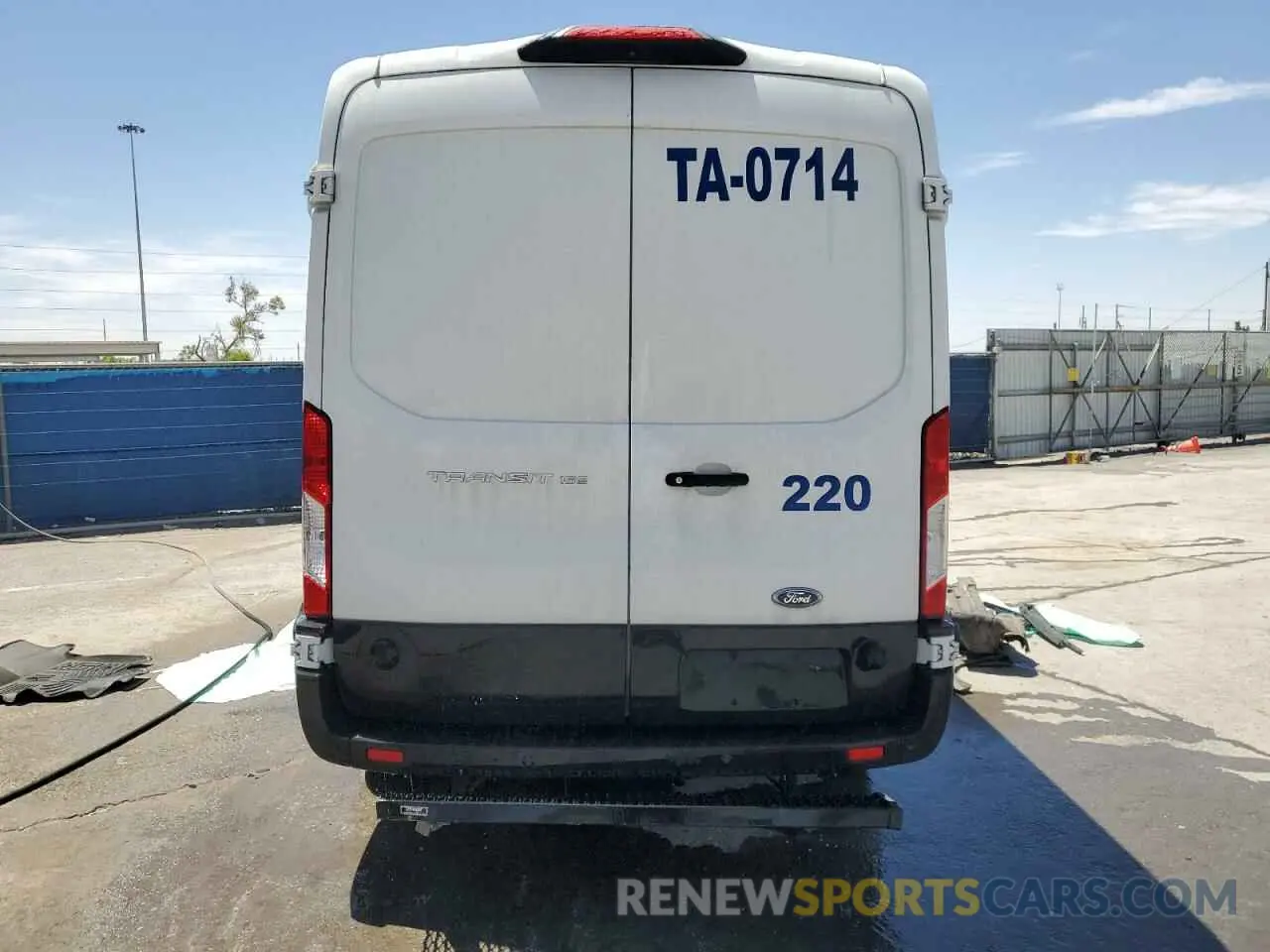 6 Photograph of a damaged car 1FTYE2CM8KKA25606 FORD TRANSIT 2019