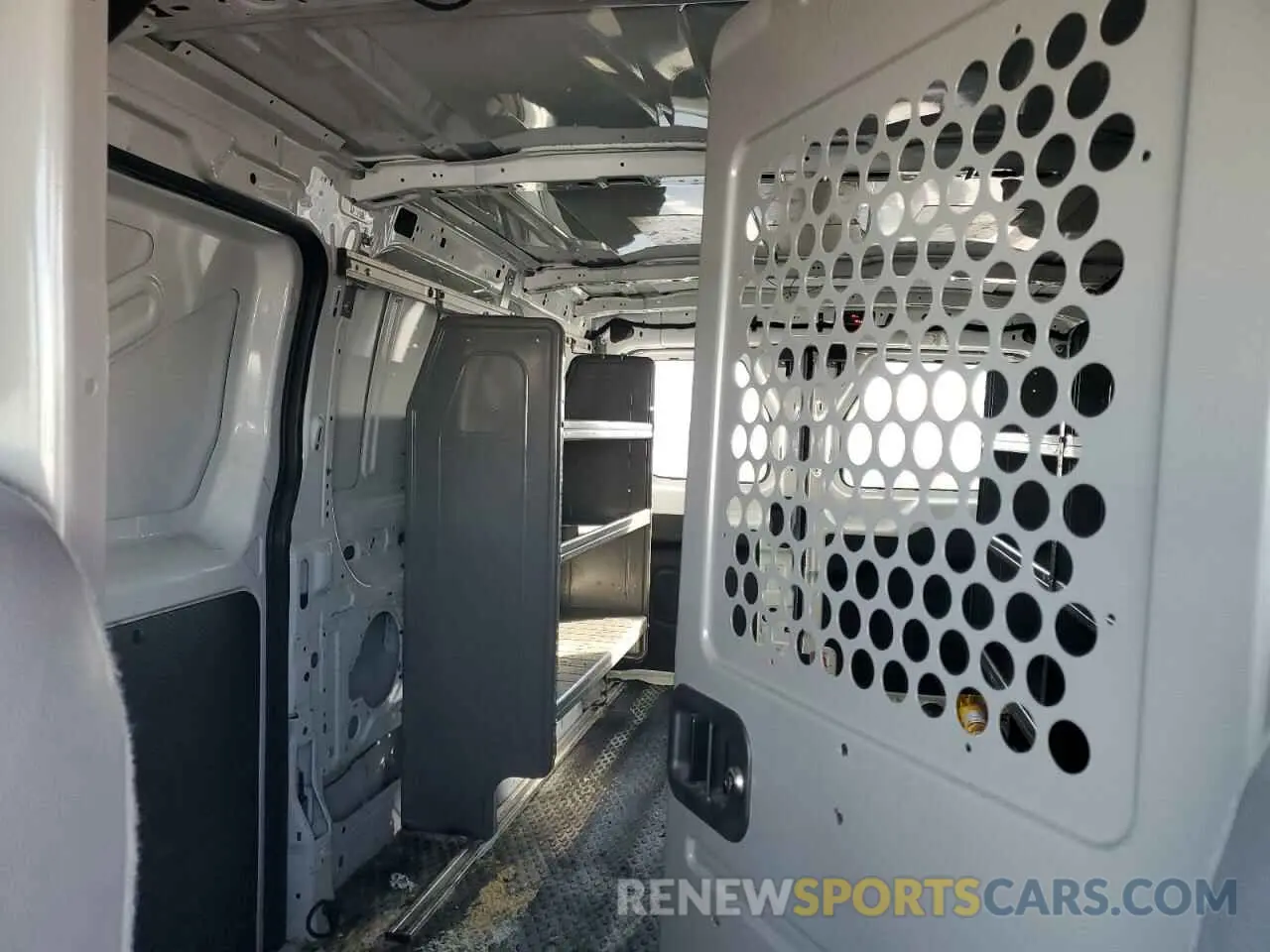 10 Photograph of a damaged car 1FTYE2YM1KKB15026 FORD TRANSIT 2019