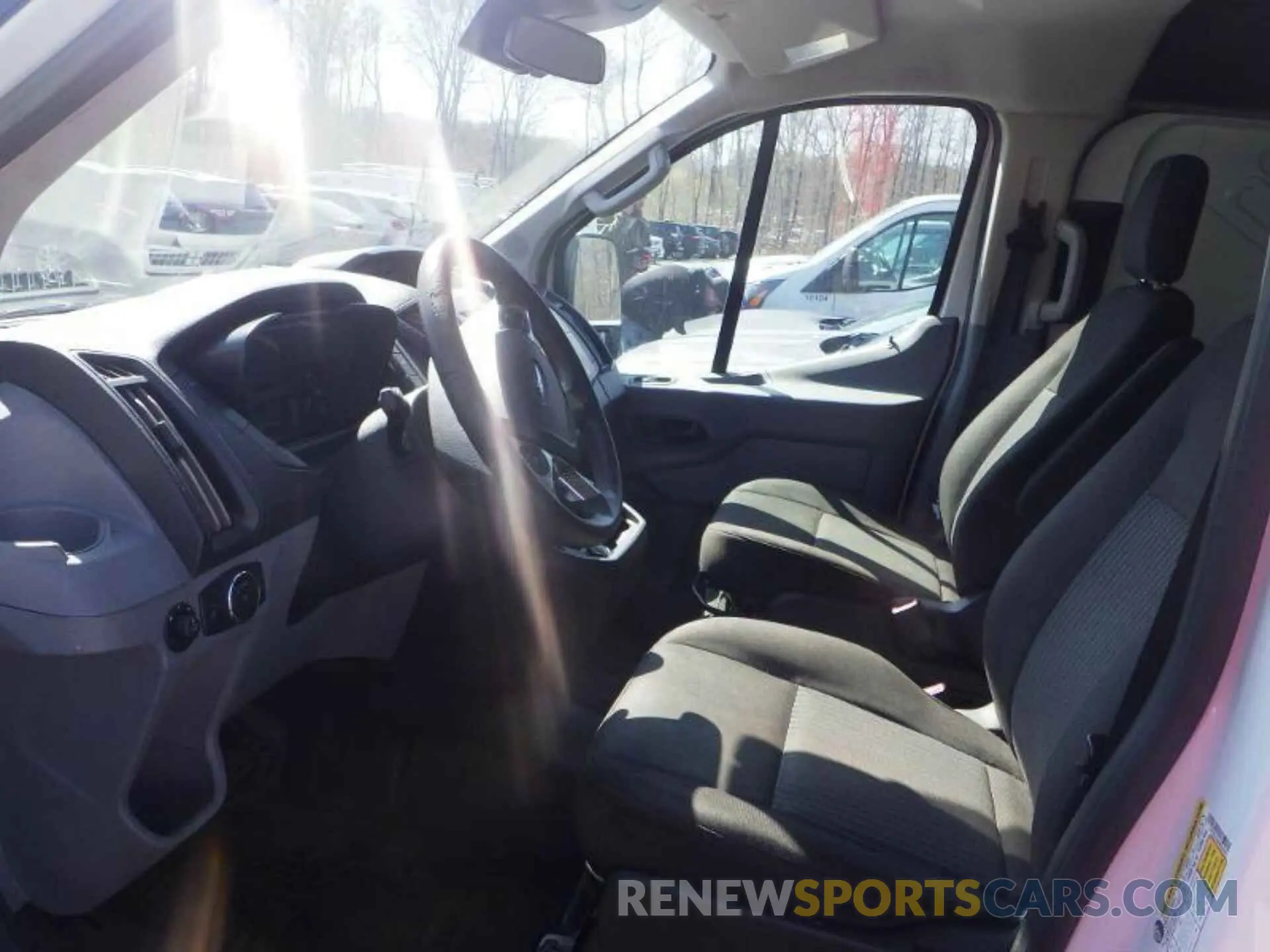 12 Photograph of a damaged car 1FTYE2YMXKKB40202 FORD TRANSIT 2019