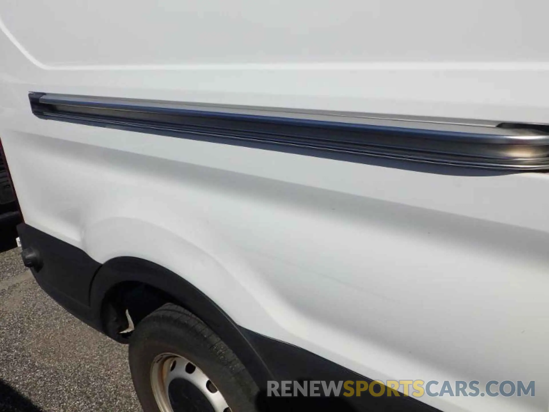 17 Photograph of a damaged car 1FTYE2YMXKKB40202 FORD TRANSIT 2019