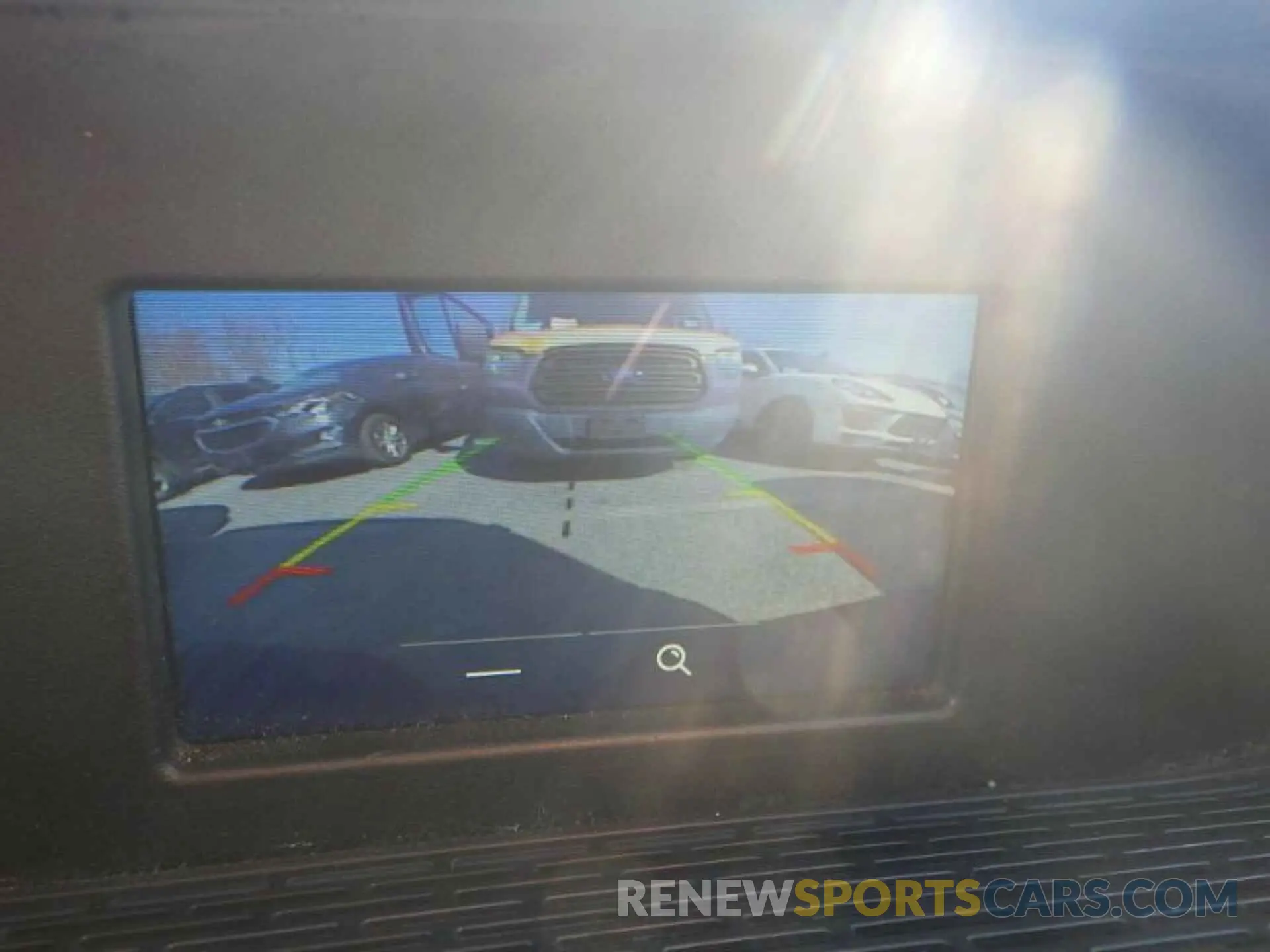 18 Photograph of a damaged car 1FTYE2YMXKKB40202 FORD TRANSIT 2019