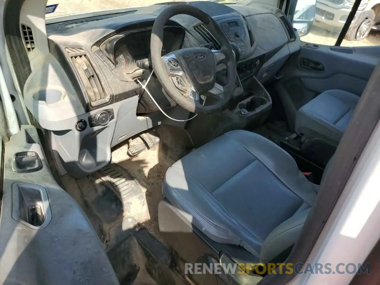 8 Photograph of a damaged car 1FTYE9ZM1KKA47589 FORD TRANSIT 2019