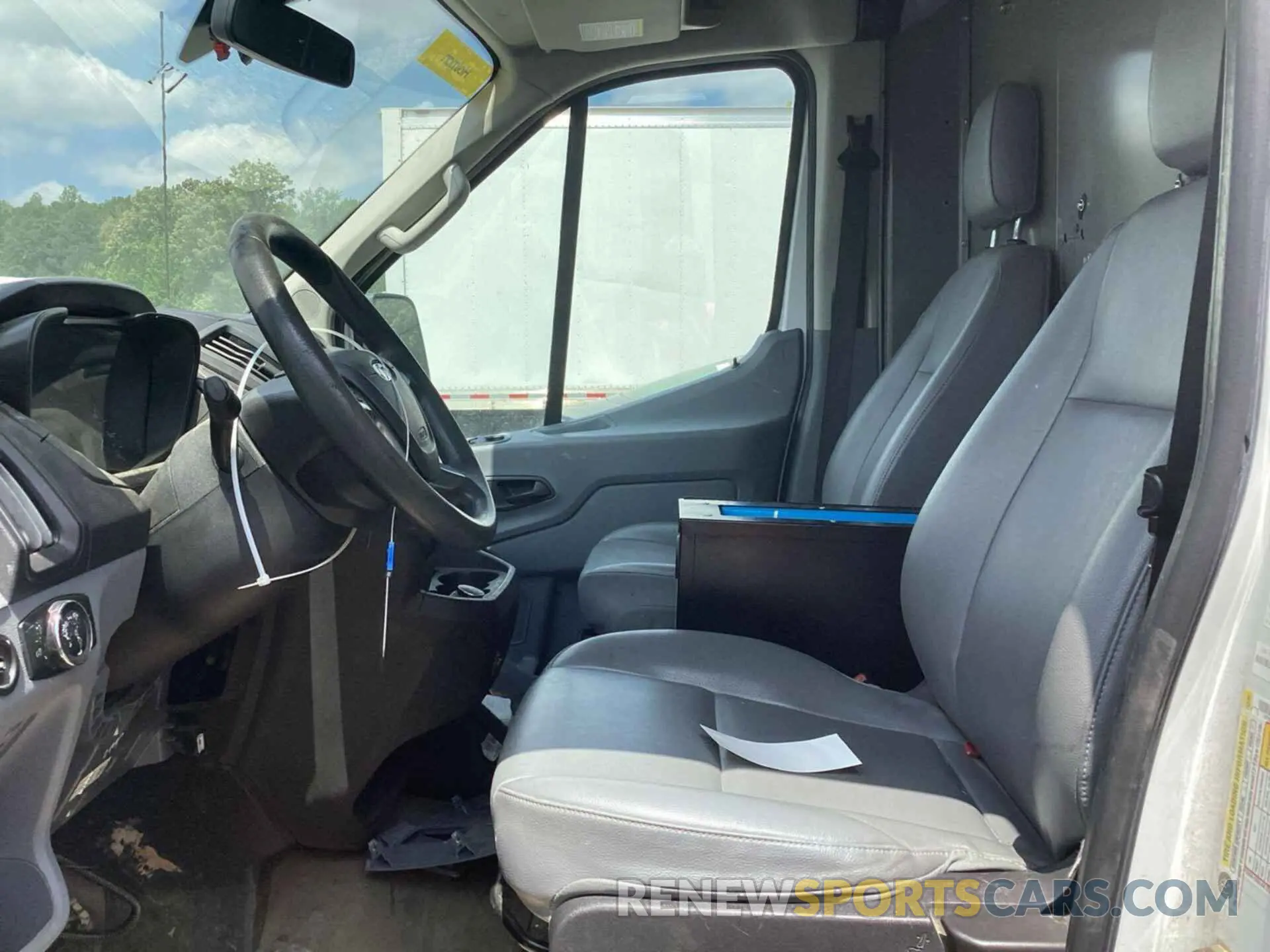 23 Photograph of a damaged car 1FTYR1CM2KKB07393 FORD TRANSIT 2019
