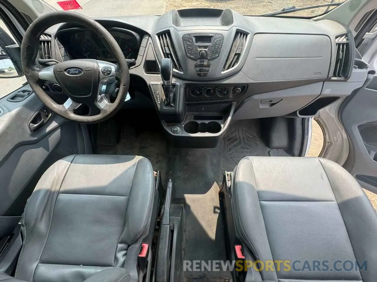 9 Photograph of a damaged car 1FTYR1CM8KKB14171 FORD TRANSIT 2019