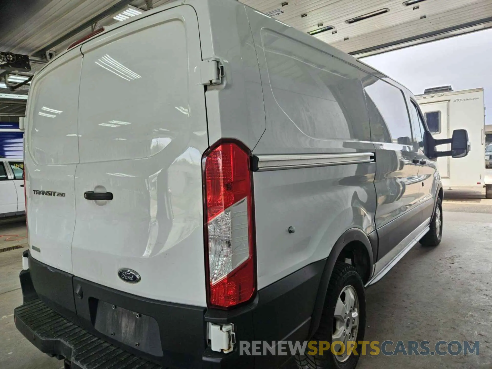 16 Photograph of a damaged car 1FTYR1YG0KKA38061 FORD TRANSIT 2019